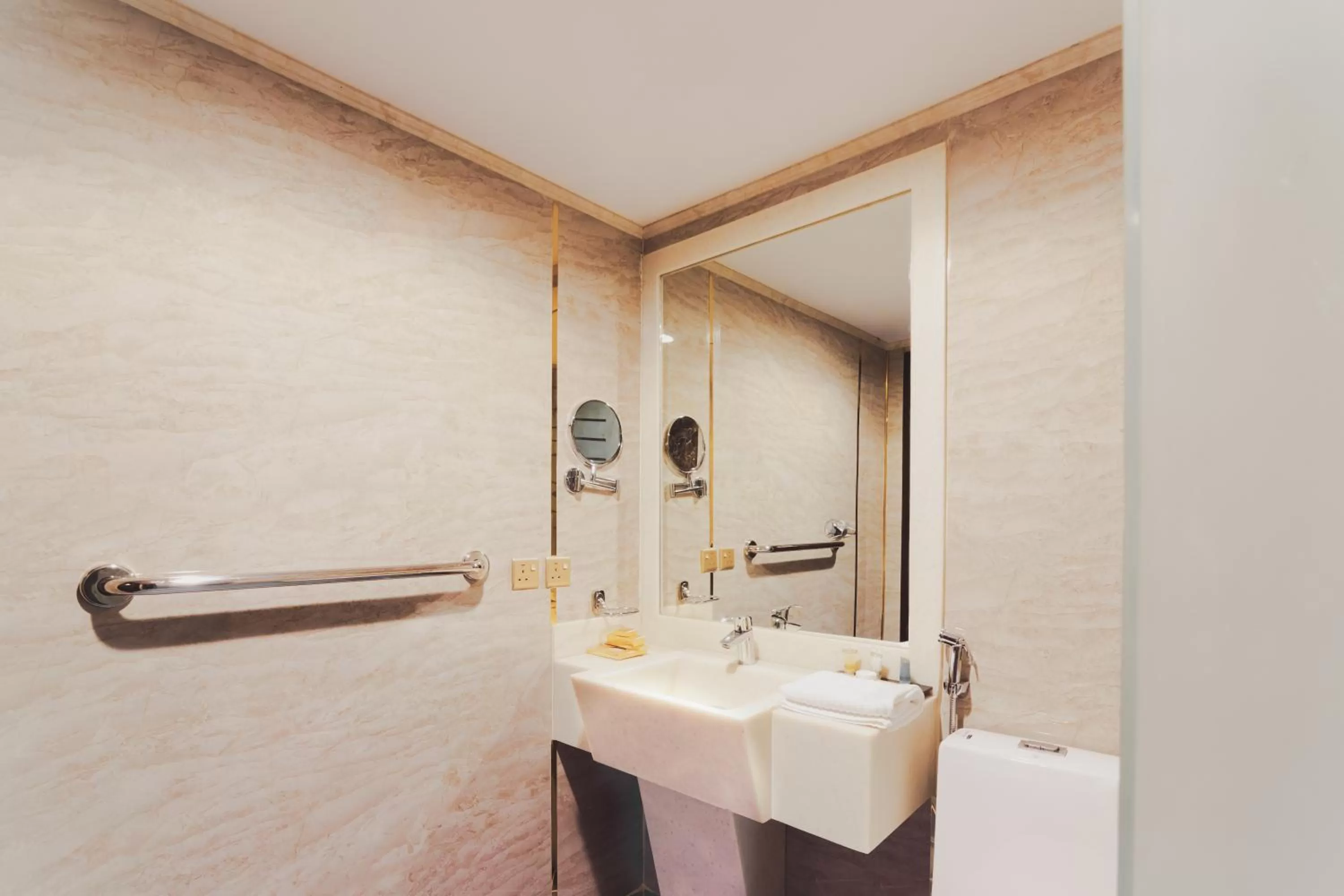 Bathroom in Golden Ship Hotel