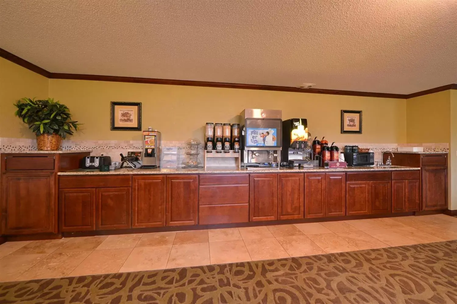 Continental breakfast, Restaurant/Places to Eat in Super 8 by Wyndham Glenwood