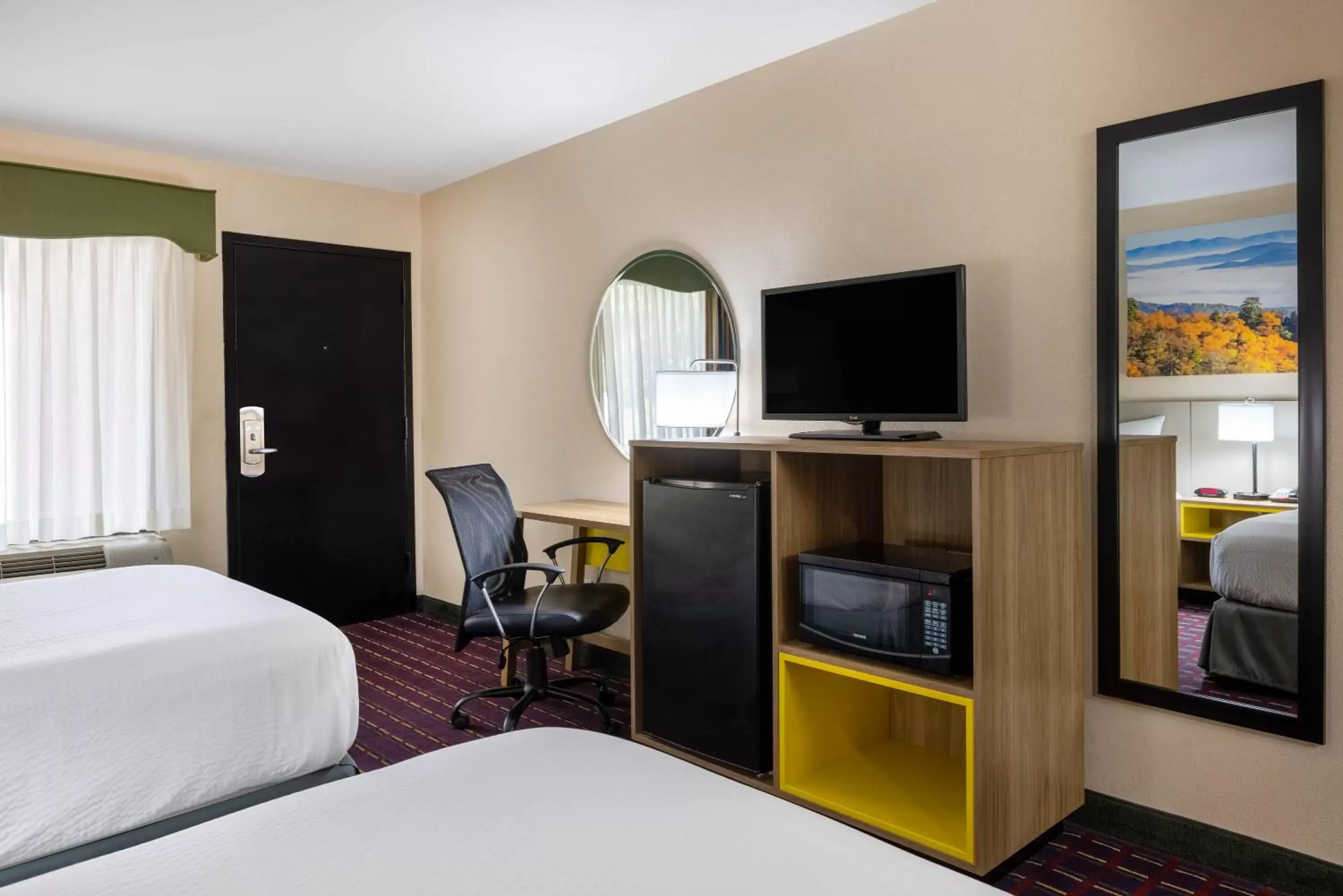 Double Room with Two Double Beds - Smoking in Days Inn by Wyndham Murphy