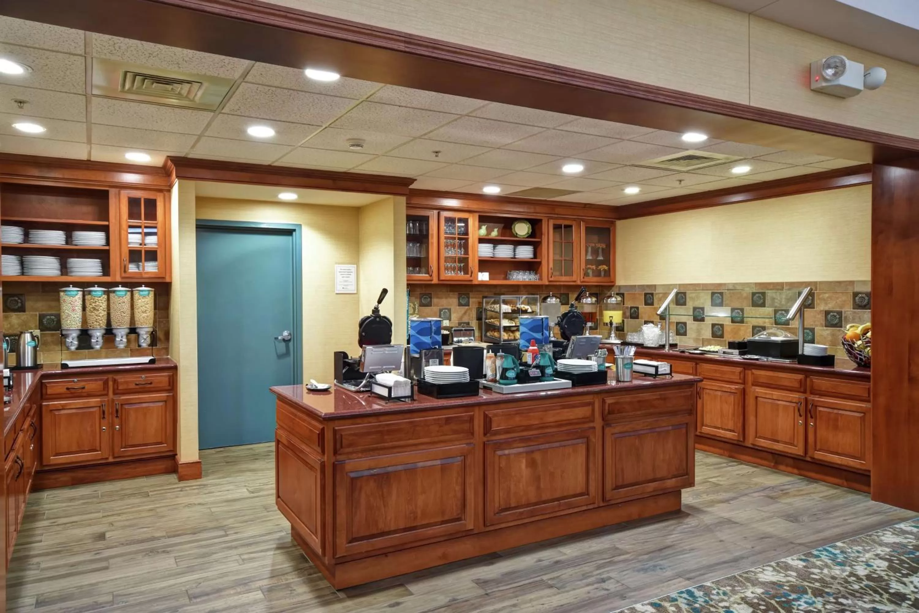 Dining area in Homewood Suites by Hilton Lancaster