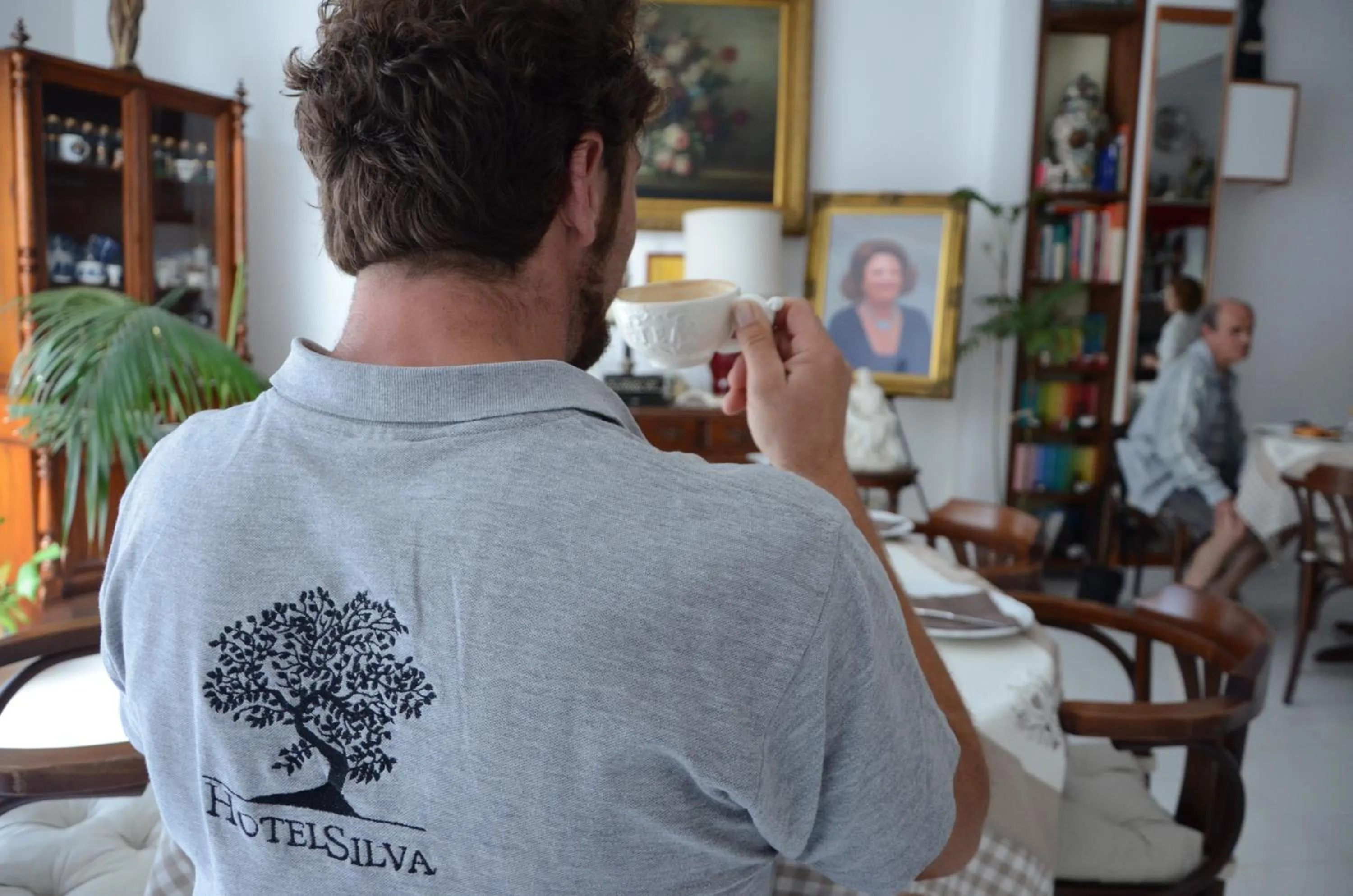 People in Hotel Silva