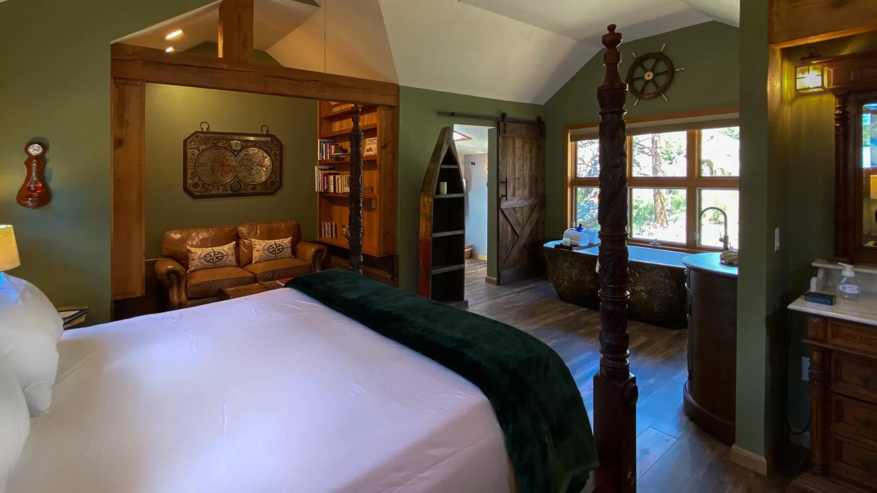 Studio with Garden View in Riversong Inn Retreat