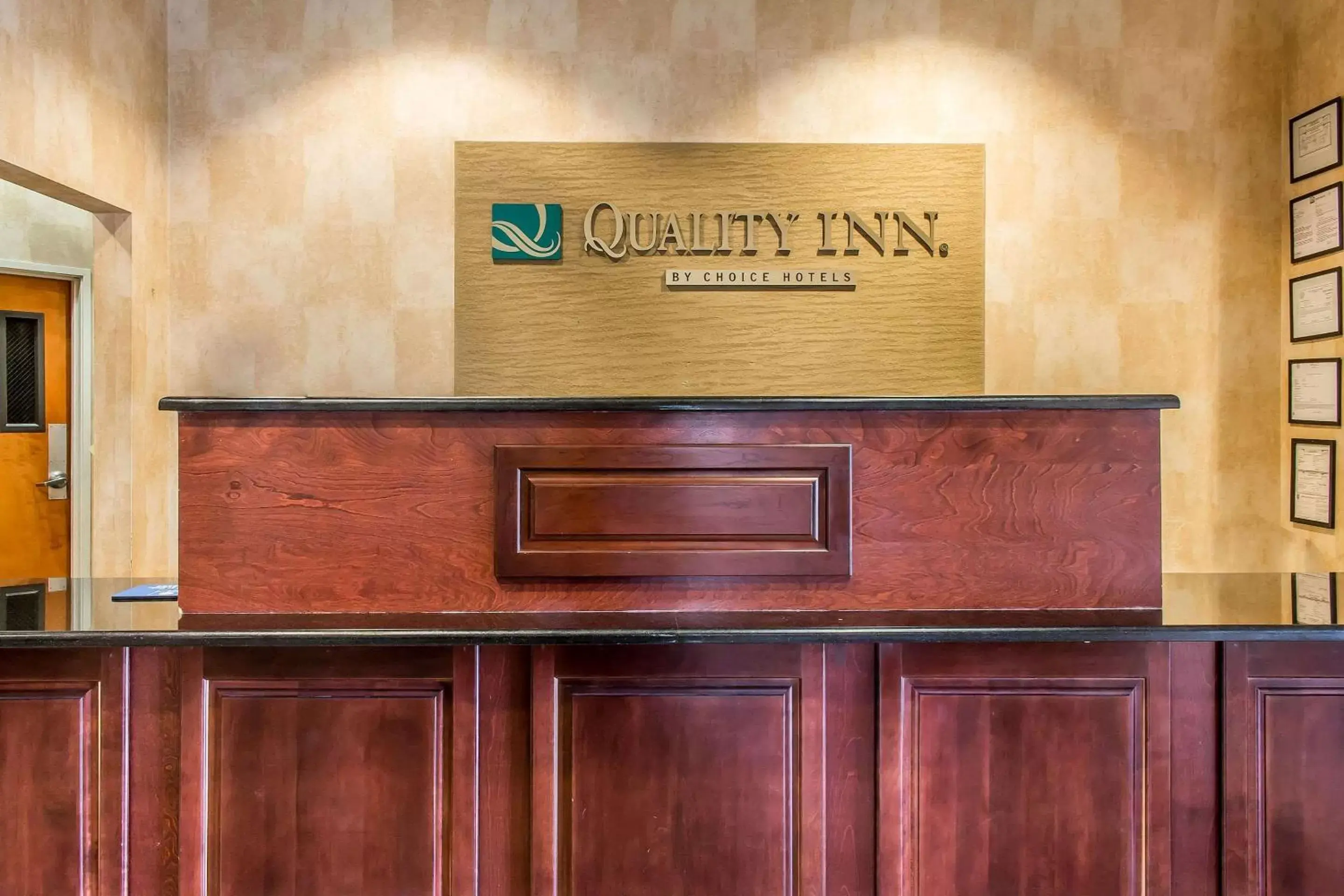 Lobby or reception in Quality Inn Hackettstown - Long Valley Lobby or reception in Quality Inn Hackettstown - Long Valley