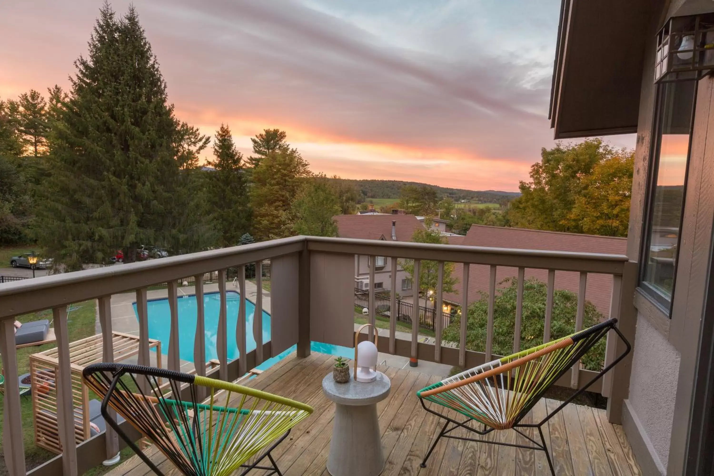 Balcony/Terrace, Pool View in Field Guide Lodge