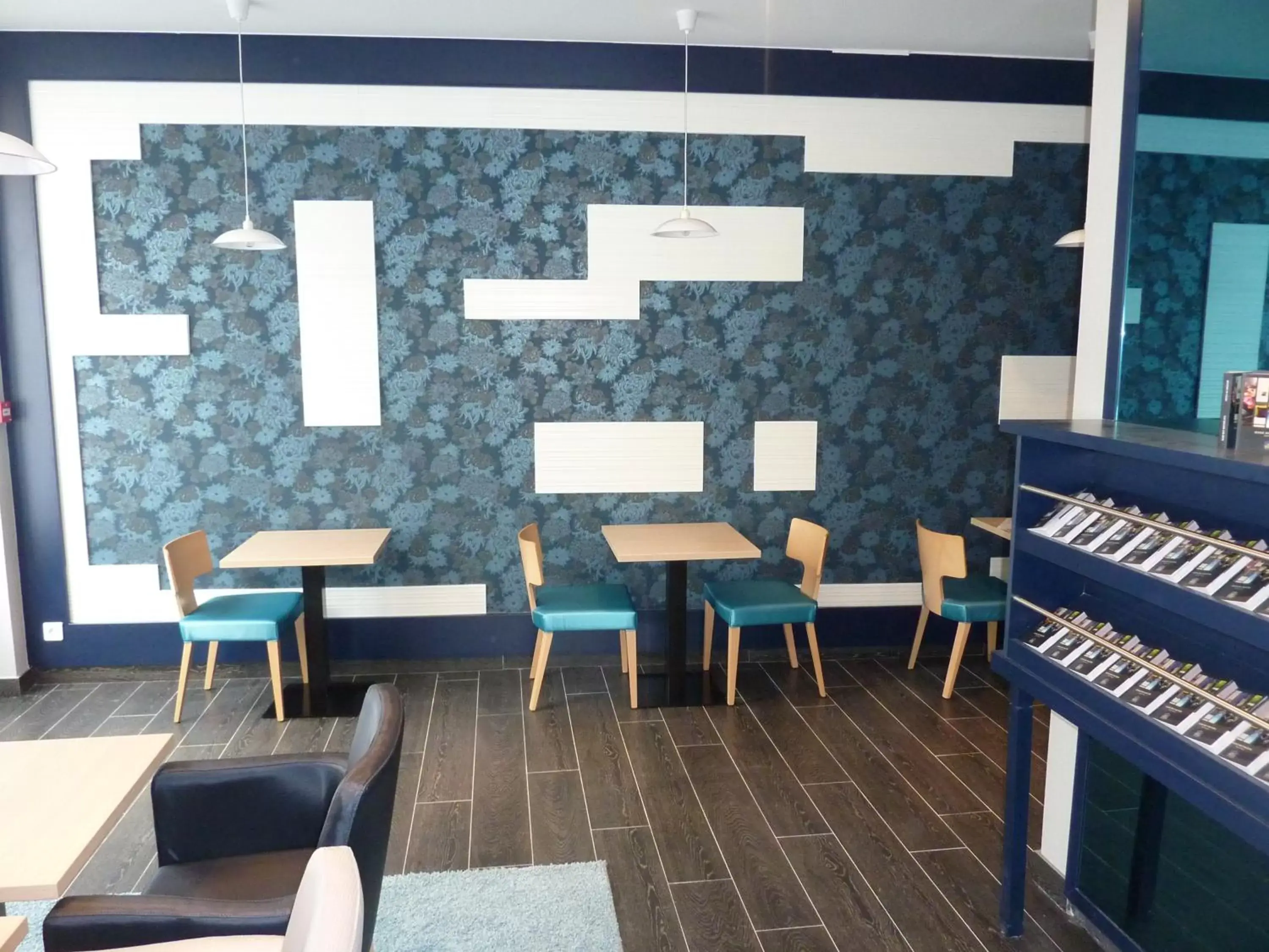 Restaurant/places to eat, Bed in Prince Albert Montmartre Restaurant/places to eat, Bed in Prince Albert Montmartre