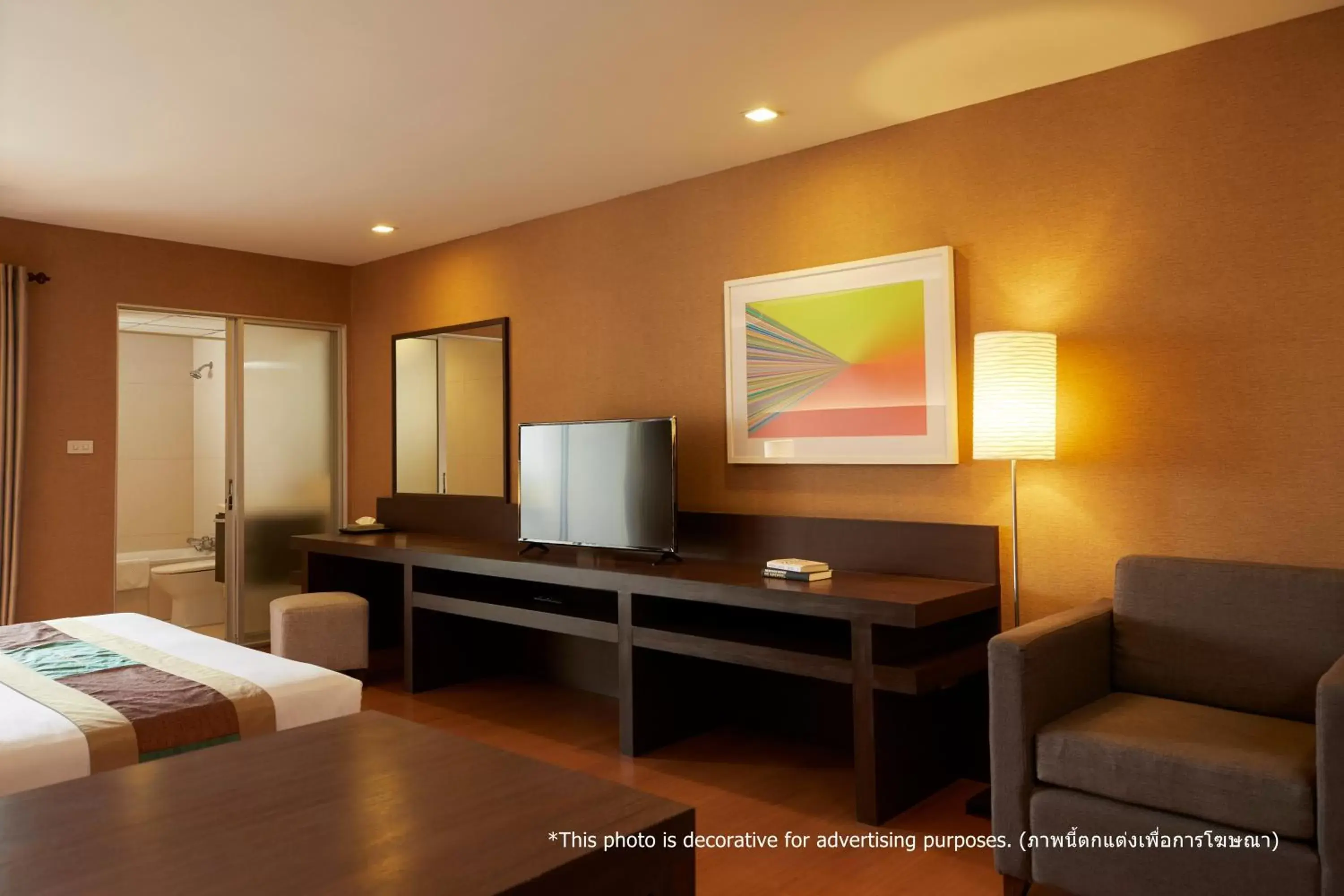 TV and multimedia, TV/Entertainment Center in BU Place Hotel