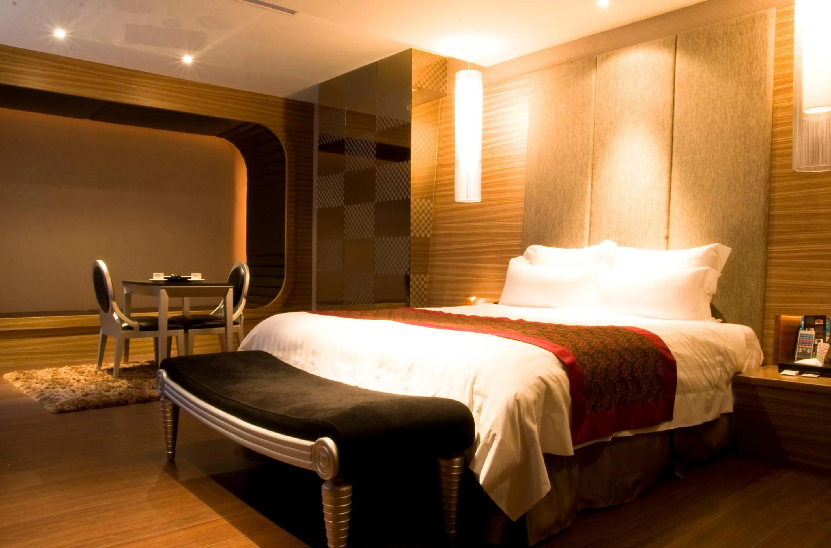 bunk bed, Bed in Yes Motel