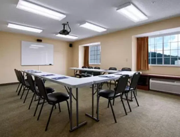 Day, Business Area/Conference Room in Microtel Inn and Suites Gassaway