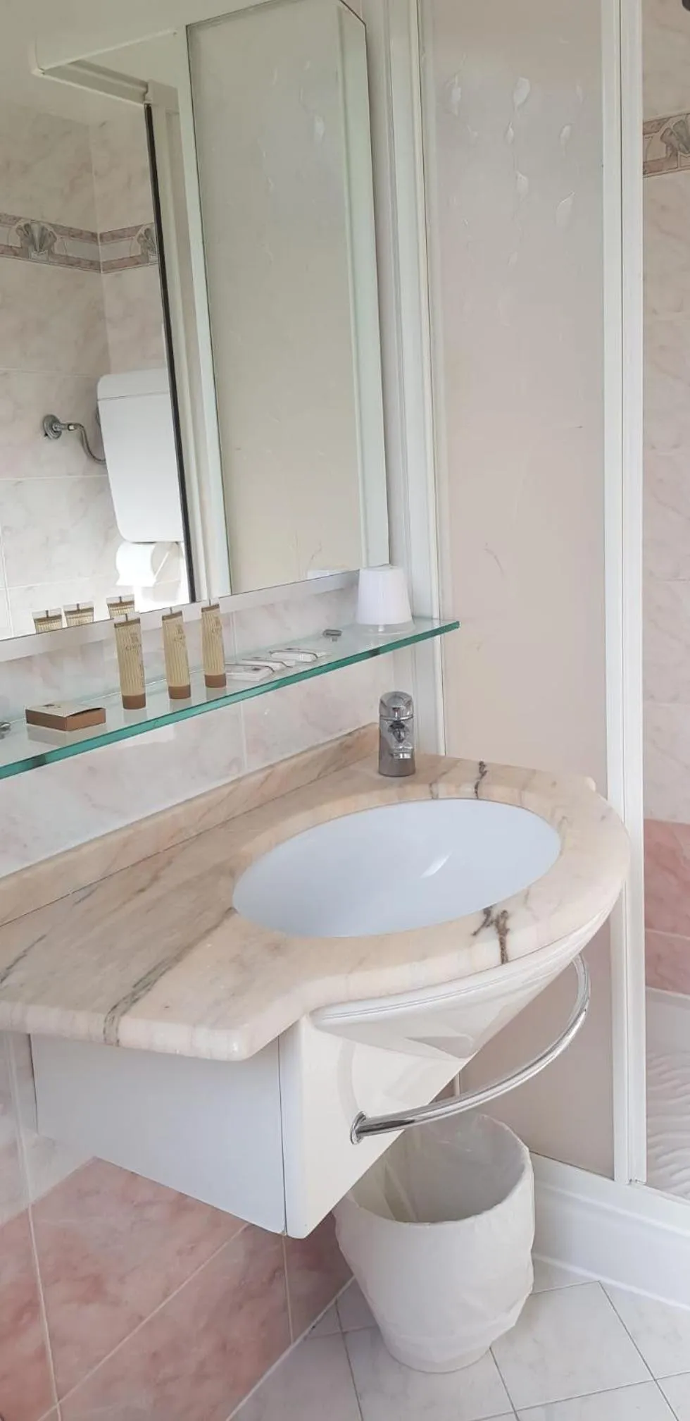 Bathroom in Hotel Britannia Rimini Marina centro