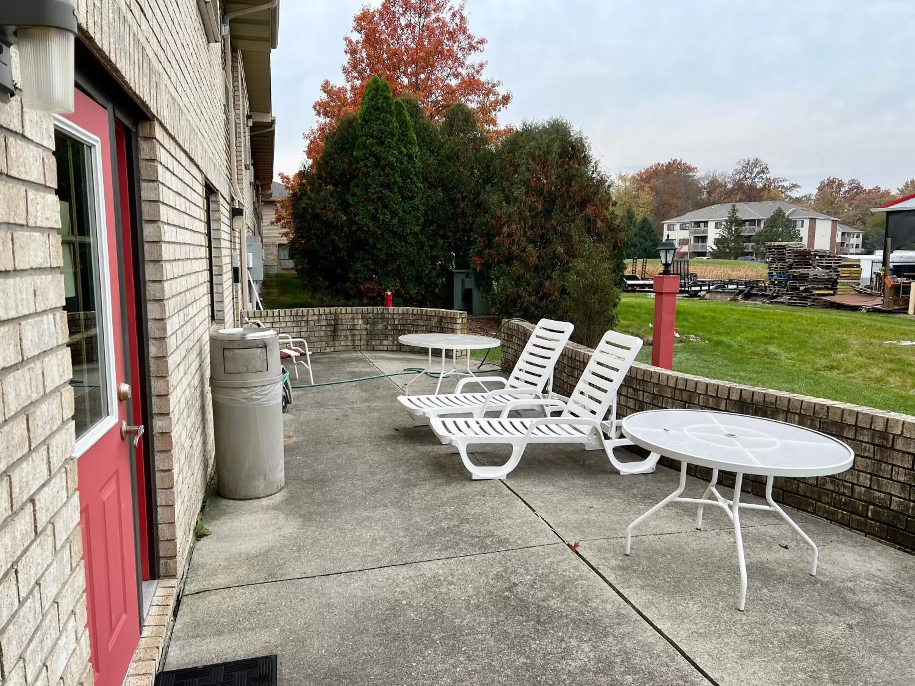 Patio in Express Inn & suites