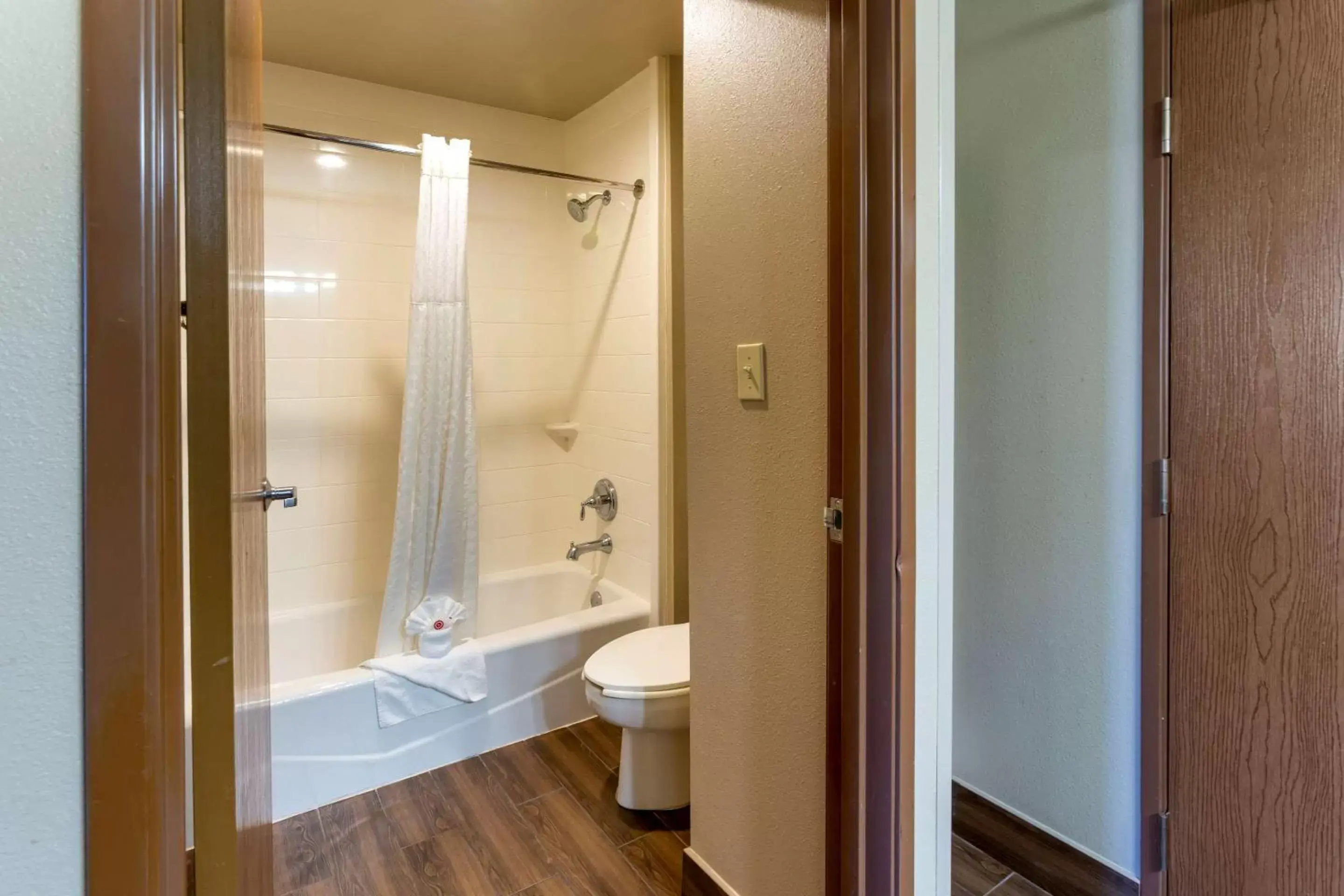 Photo of the whole room, Bathroom in Comfort Inn West Valley - Salt Lake City South