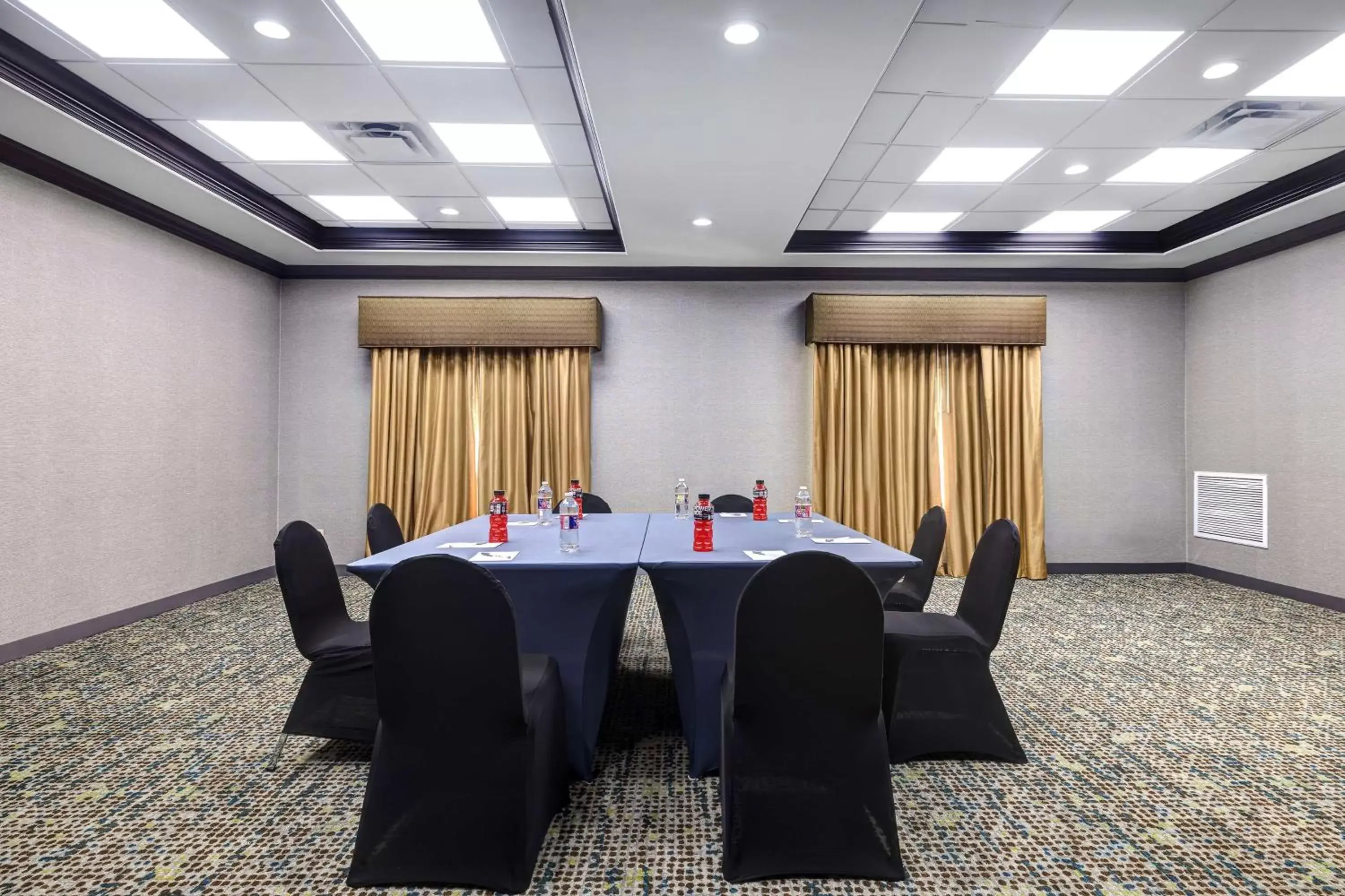 Meeting/conference room in Hampton Inn & Suites Galveston