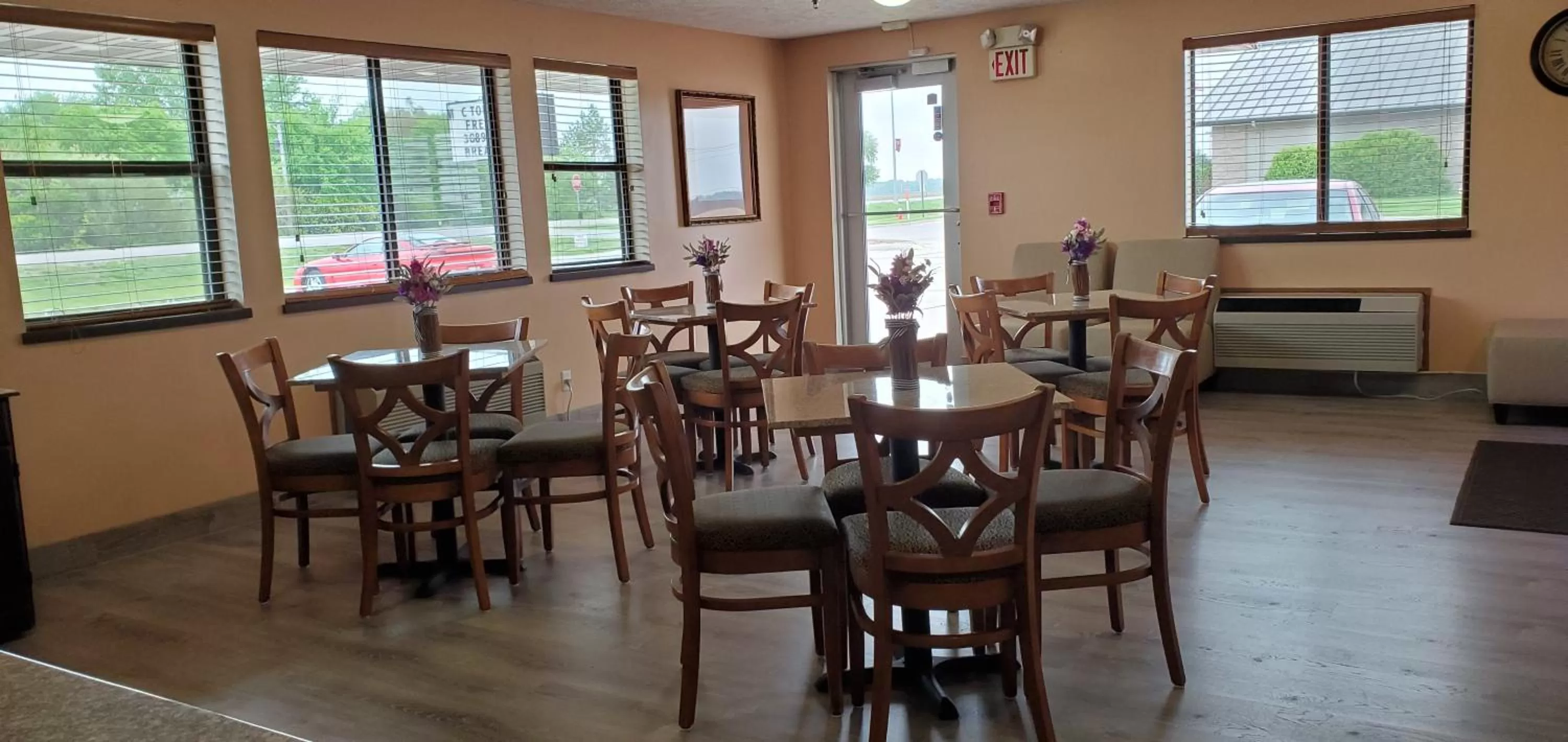 Breakfast in VICTORIAN INN