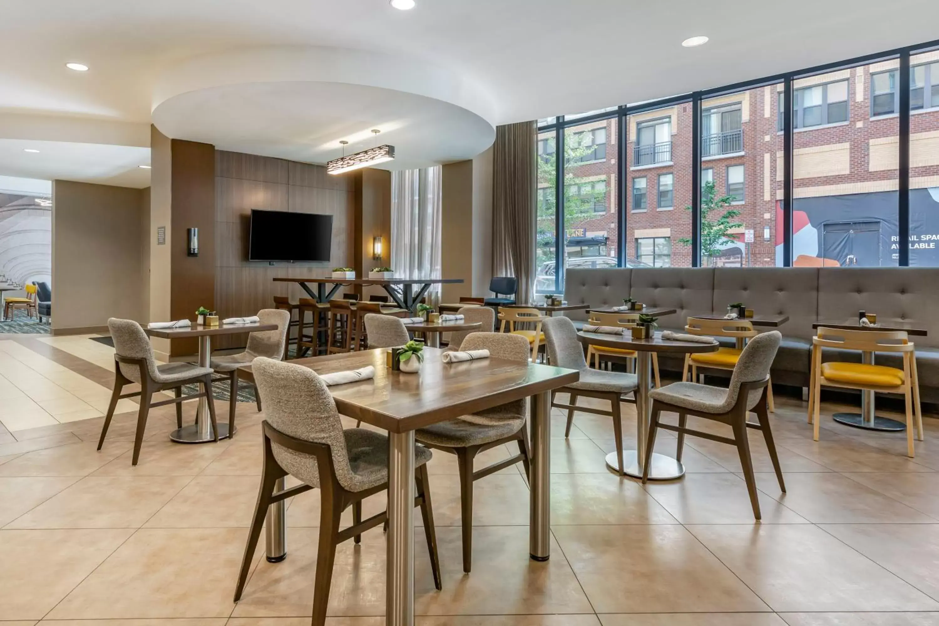 Restaurant/Places to Eat in Cambria Hotel Rockville