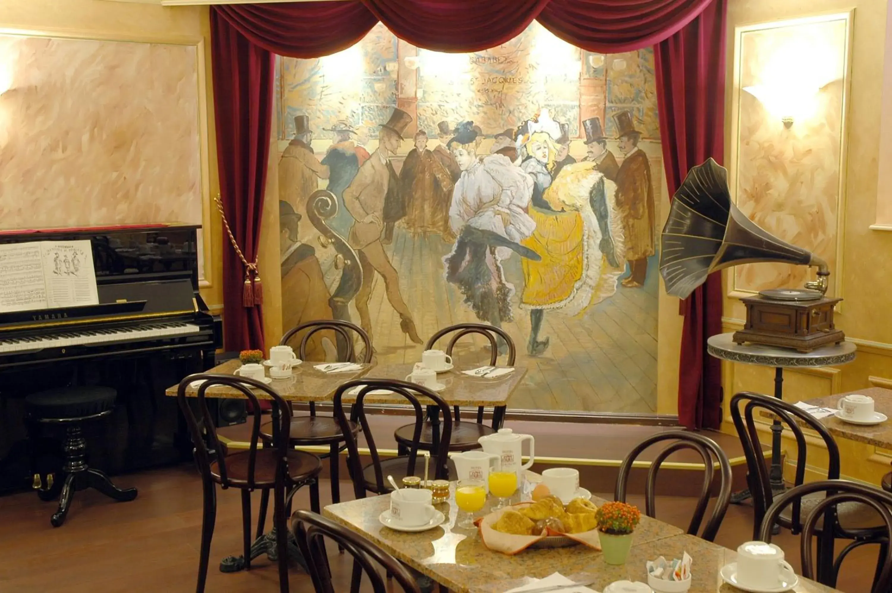Decorative detail, Restaurant/Places to Eat in Hotel Saint Jacques