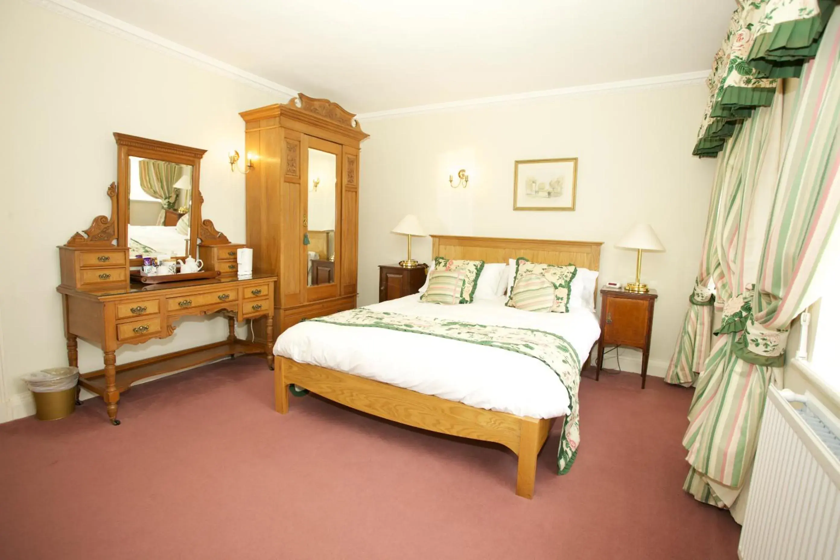 Photo of the whole room, Bed in Rectory Farm