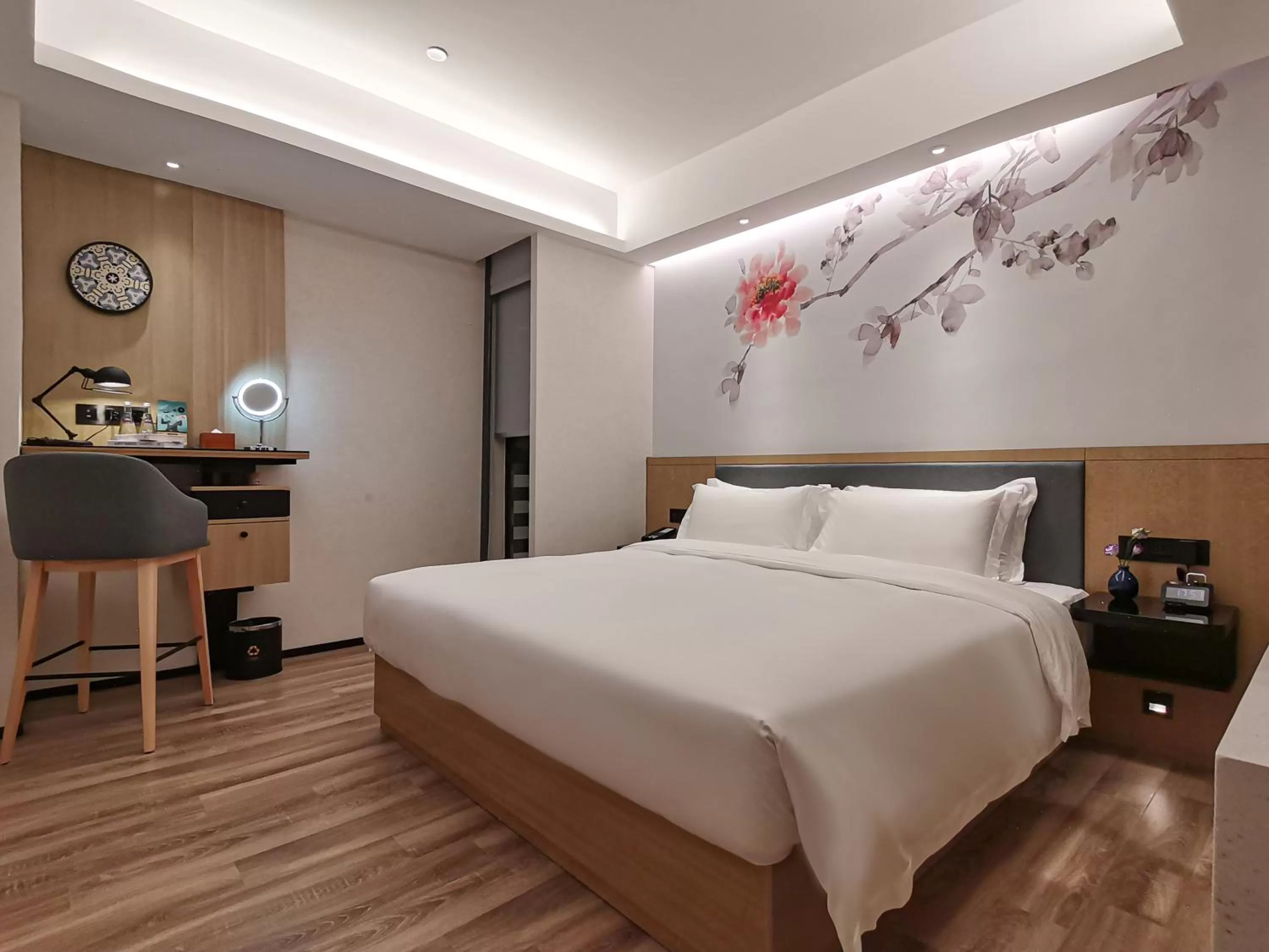 Photo of the whole room, Bed in Paco Hotel BeiJing Road Metro Guangzhou