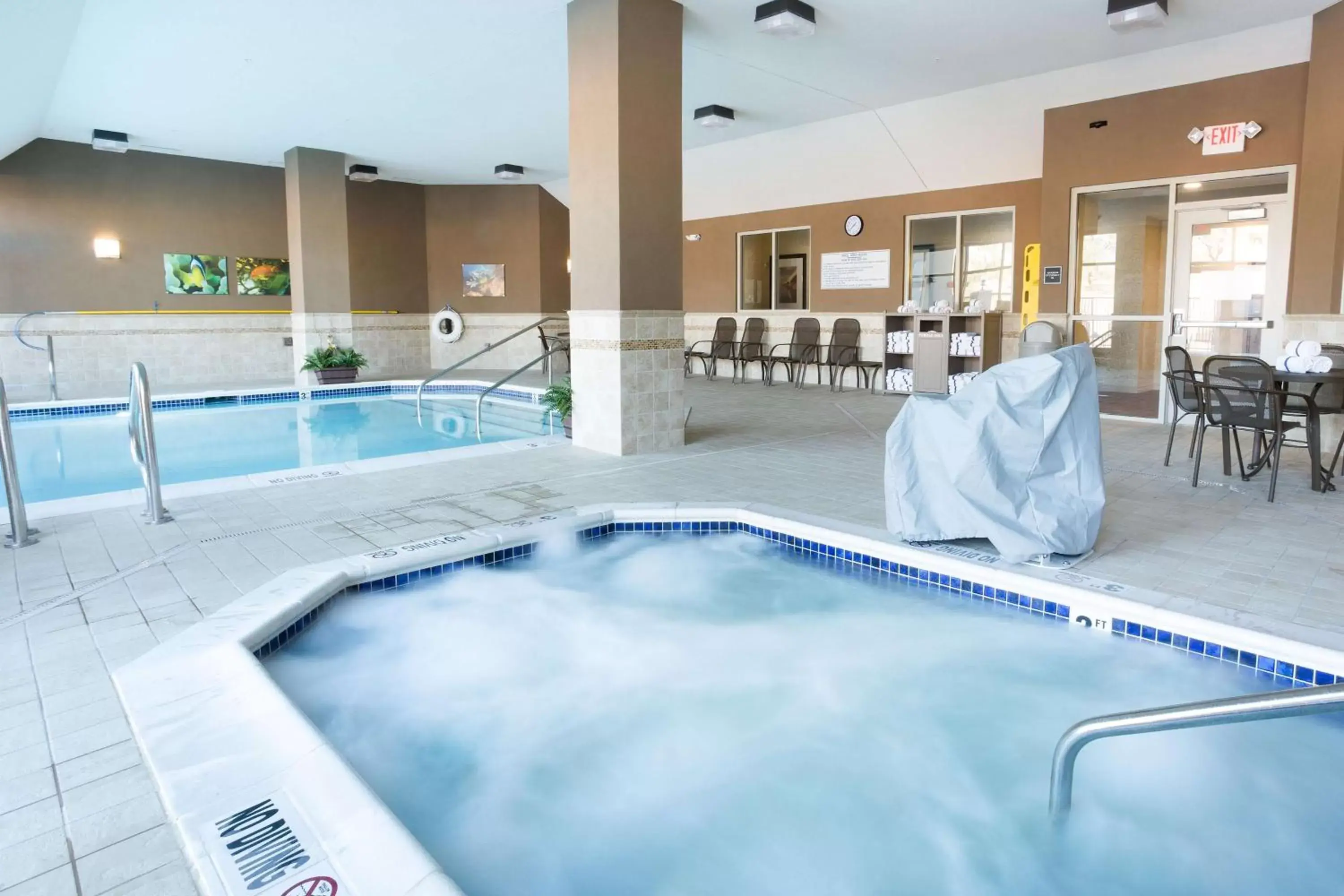 Activities, Swimming Pool in Drury Inn & Suites Phoenix Tempe