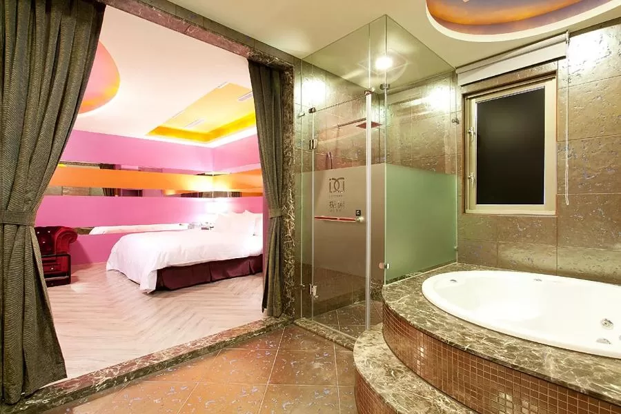 Bathroom in Discovery Motel - Yanping