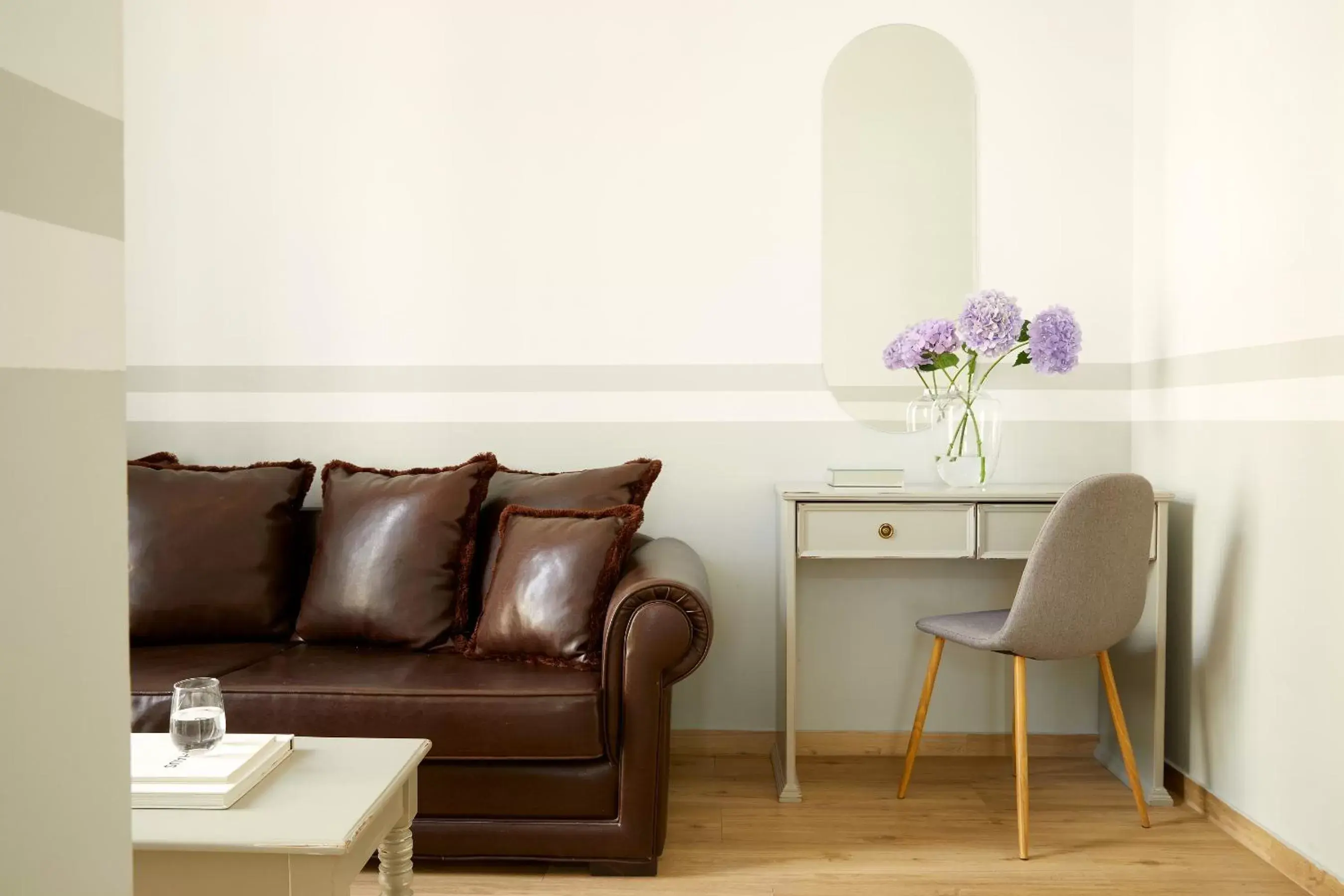 Seating Area in Hotel Luxembourg