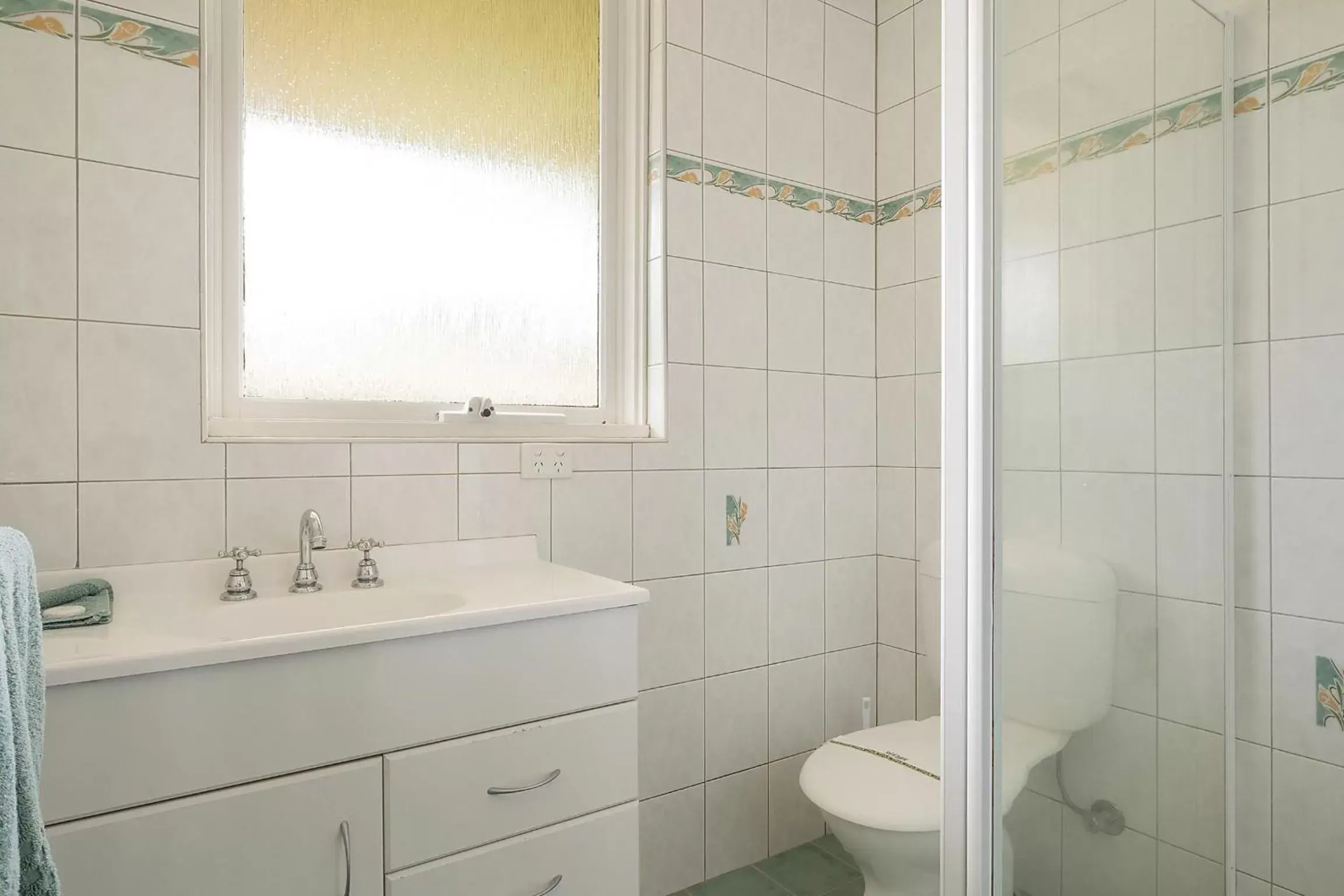 Shower, Bathroom in Kalindo Merimbula