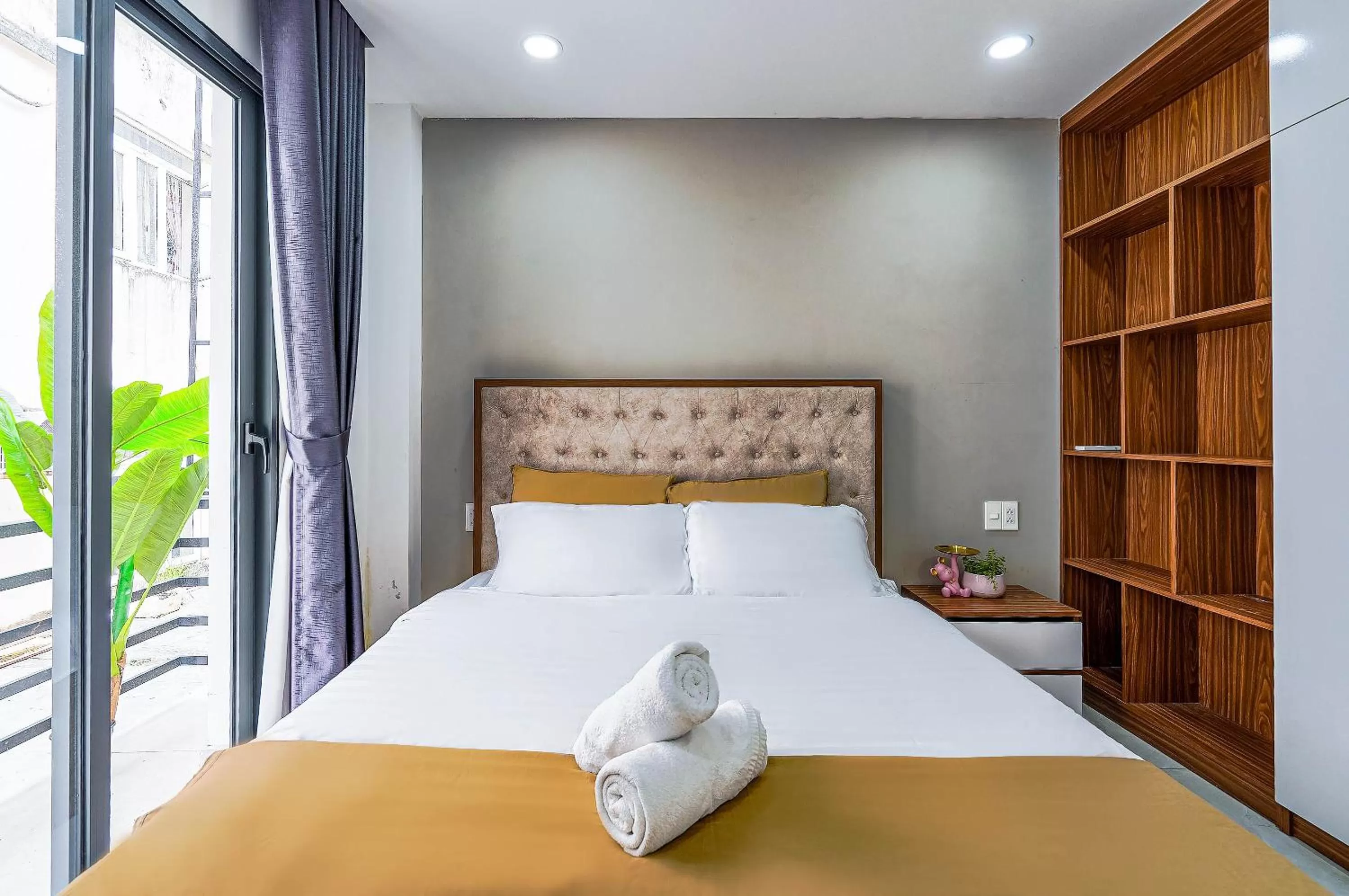 Bed in Spring Hill Apartment -The High Class