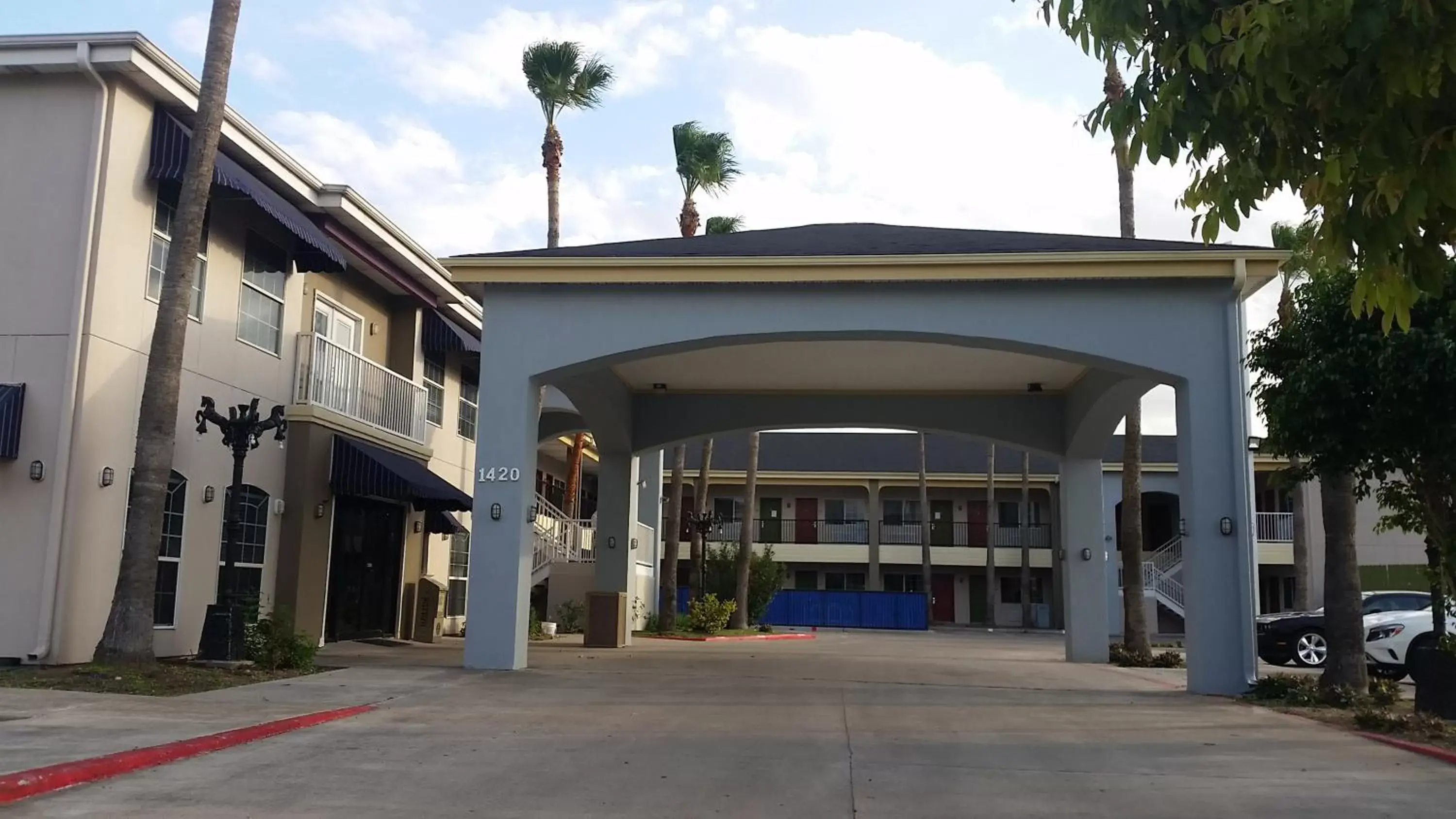 Facade/entrance in Texas Inn Downtown McAllen