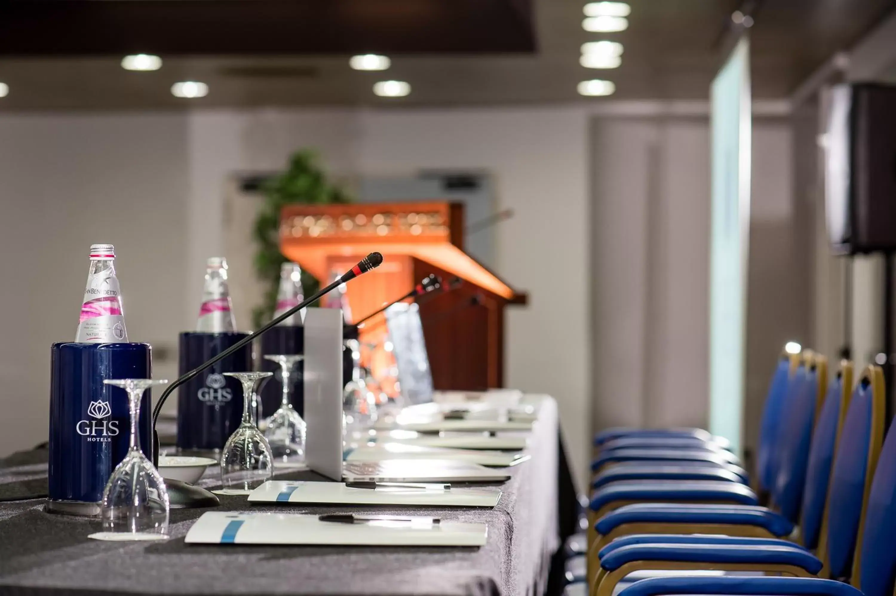 Business facilities in Astoria Palace Hotel