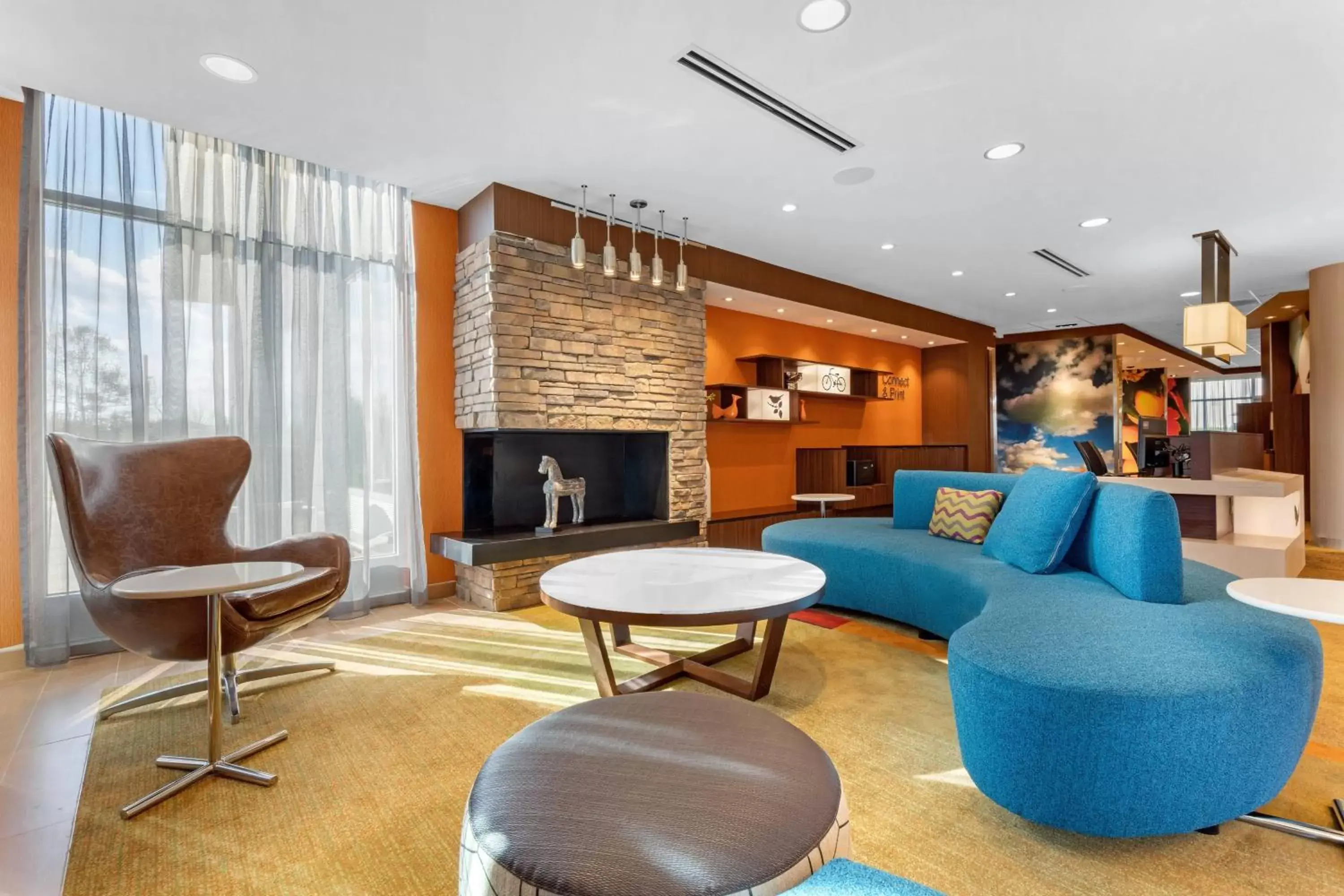 Lobby or reception, Lounge/Bar in Fairfield Inn & Suites by Marriott Mebane