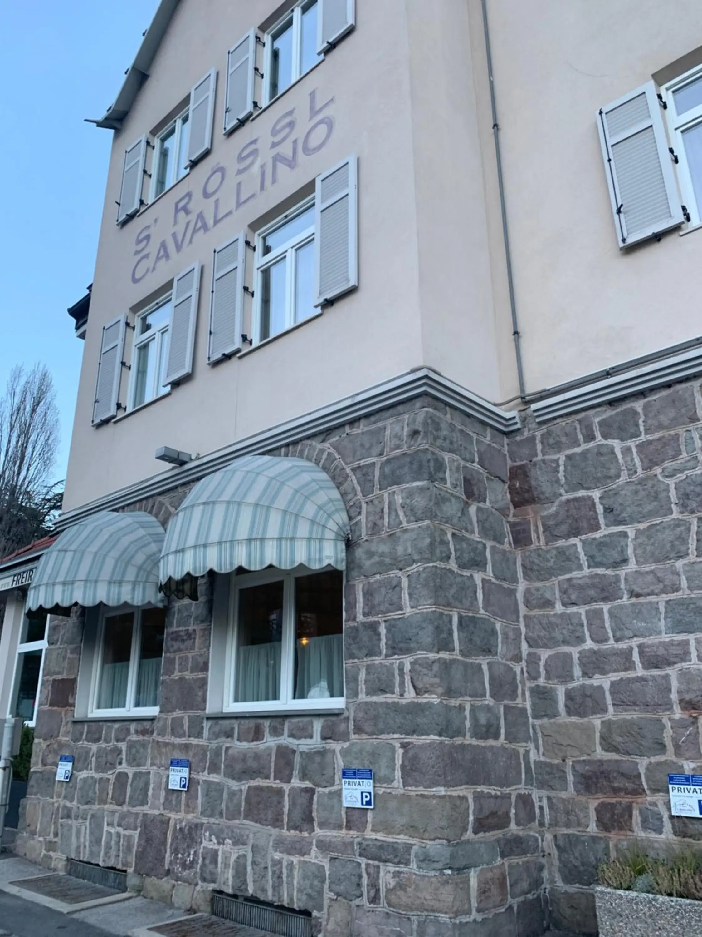 Facade/entrance, Property Building in Albergo Cavallino s'Rössl