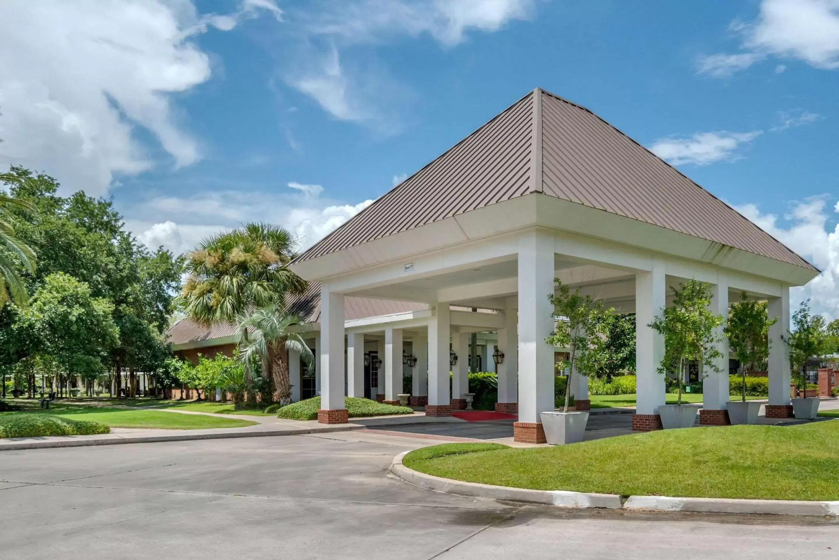 Property Building in Clarion Inn Conference Center Gonzales