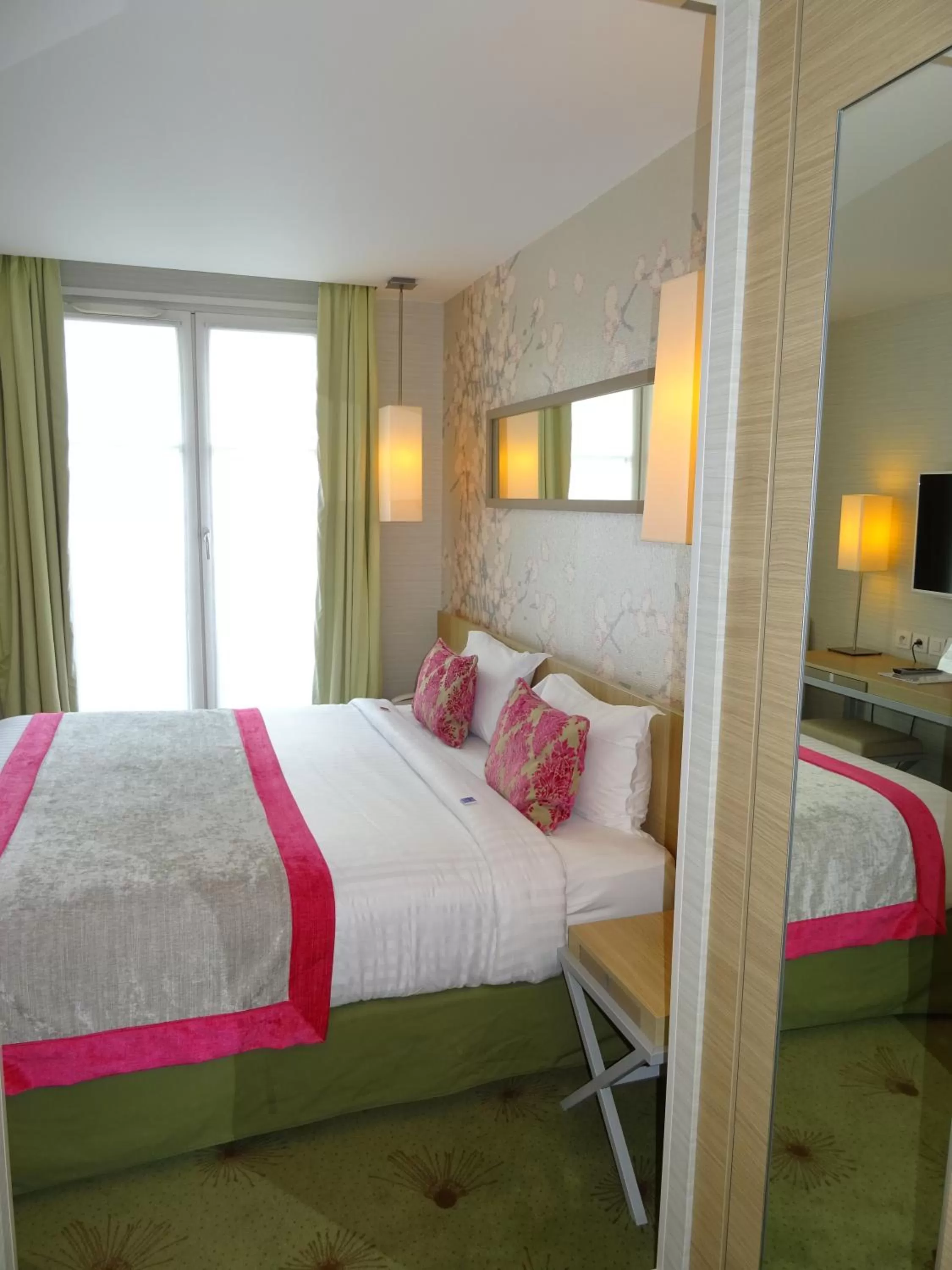 Bedroom, Bed in Le Marceau Bastille