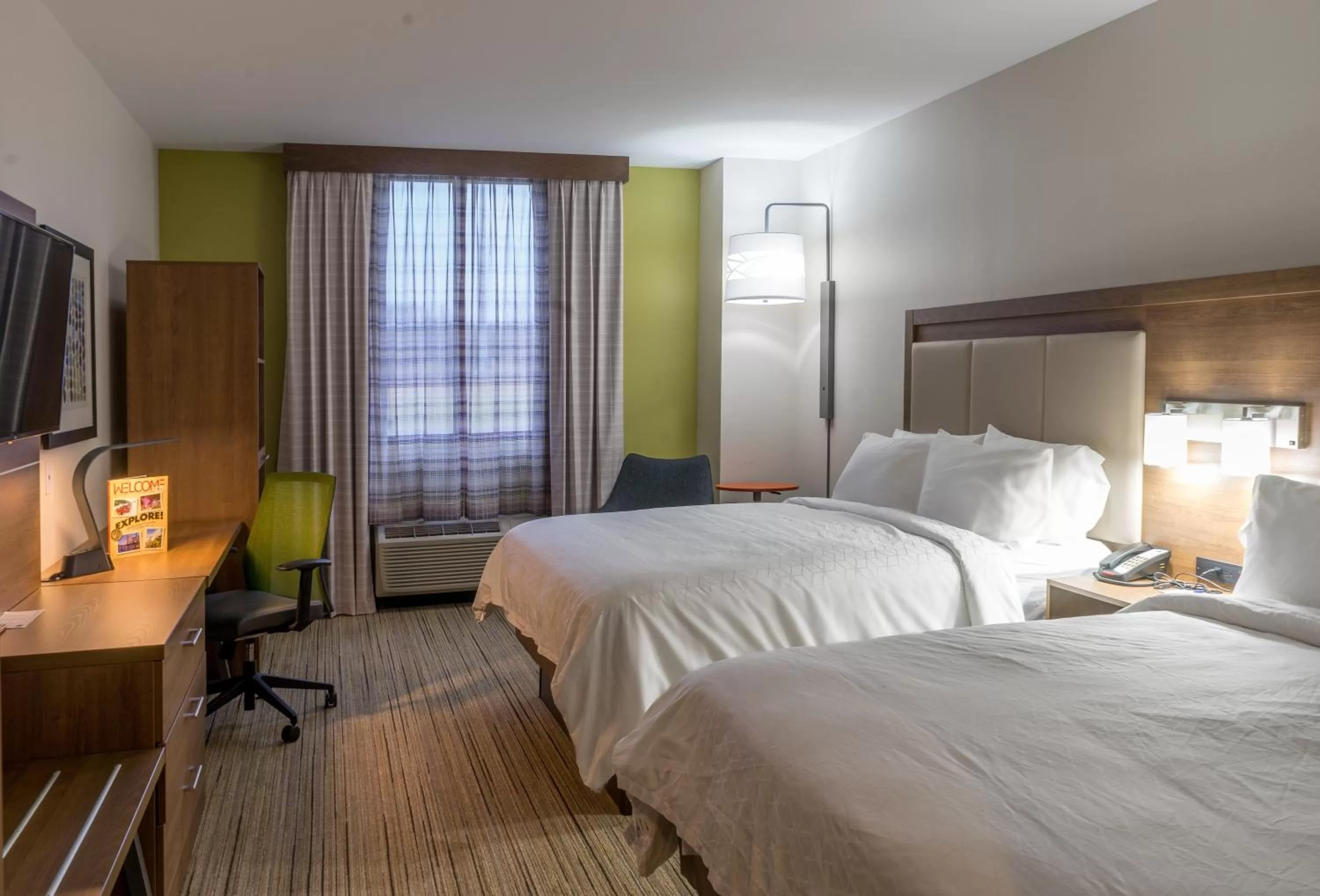 Photo of the whole room, Bed in Holiday Inn Express - Grand Island by IHG