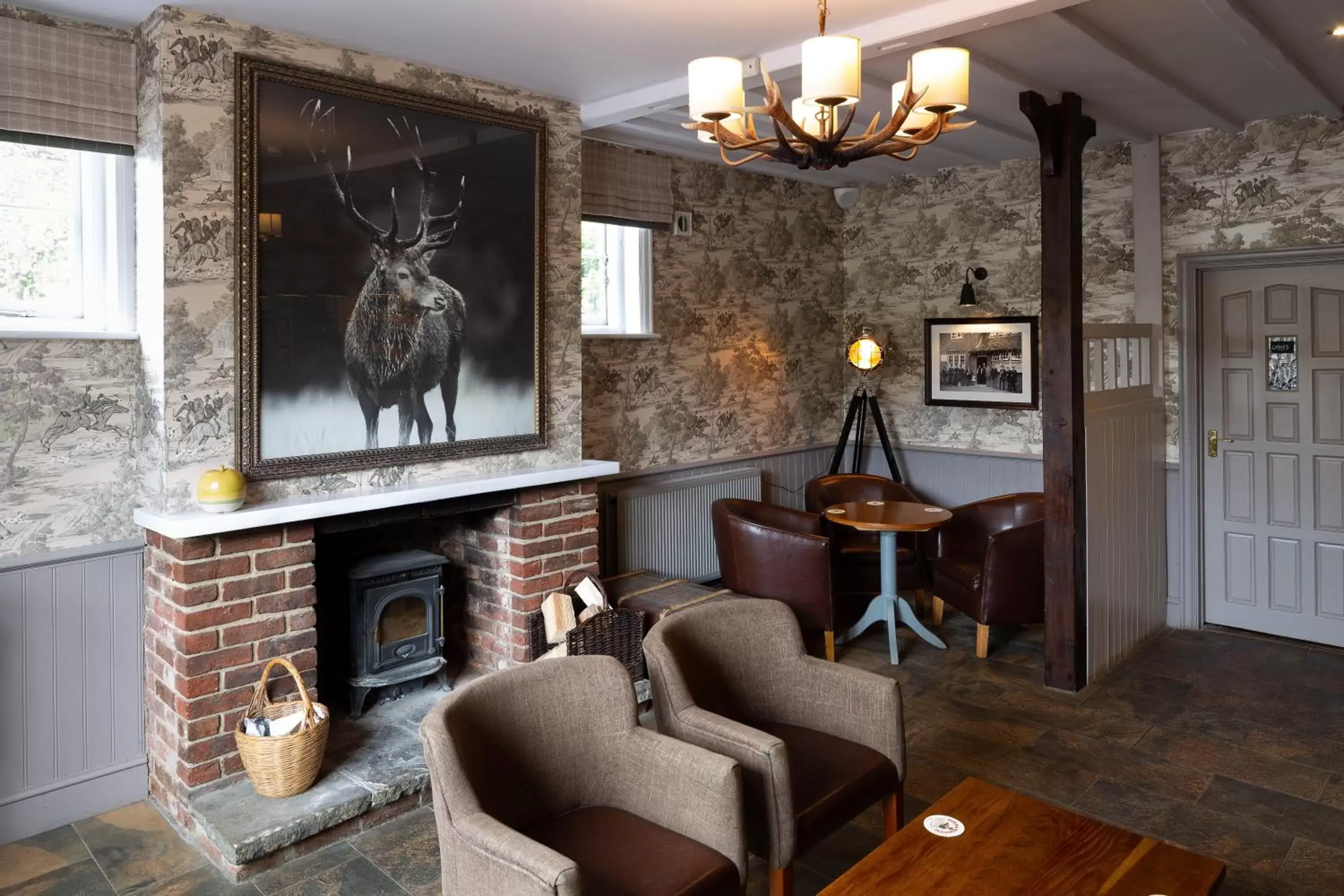 Lounge or bar, Seating Area in The Poacher Inn