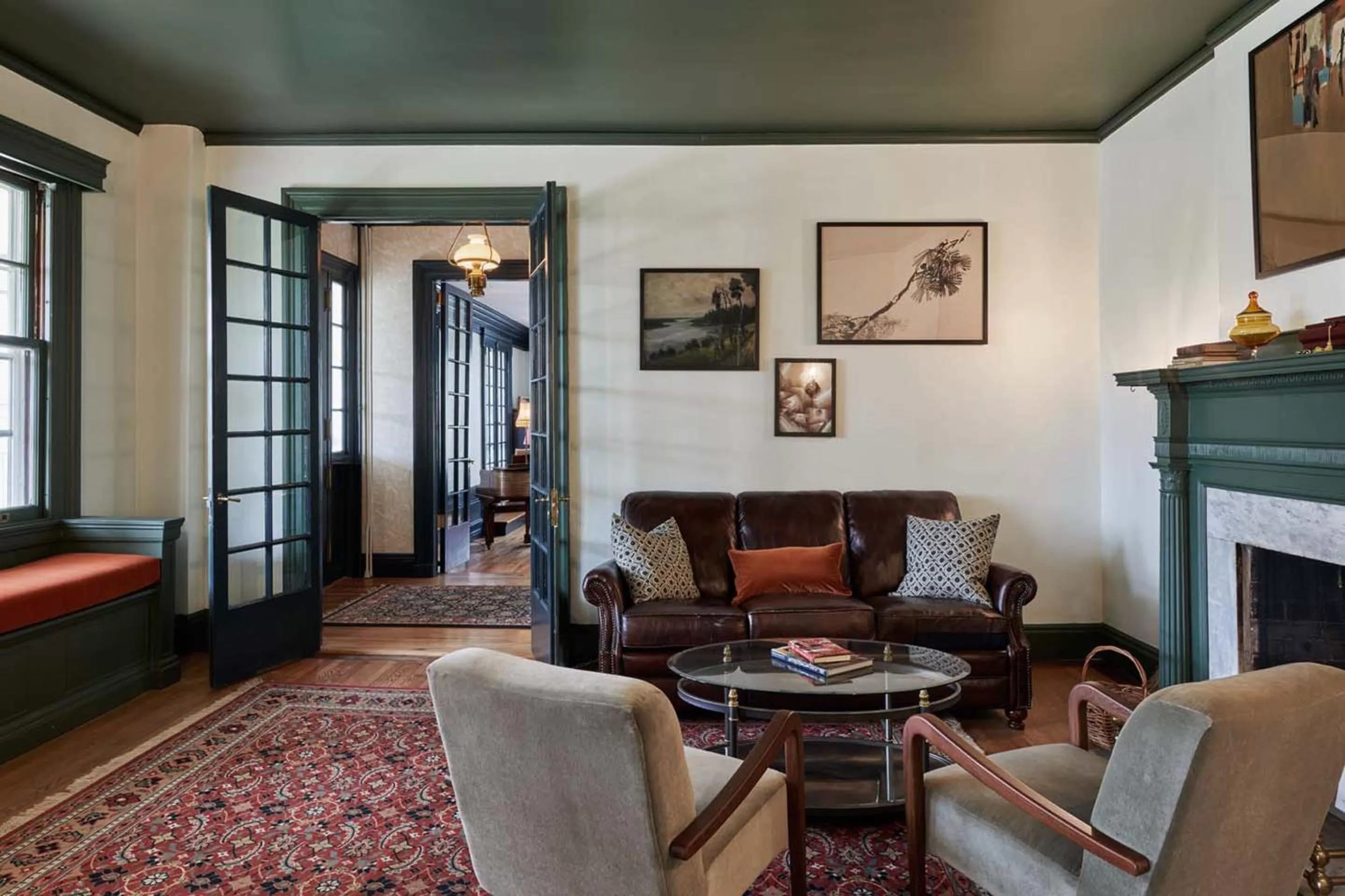 Lounge or bar in The Dewey by The Lenox Collection