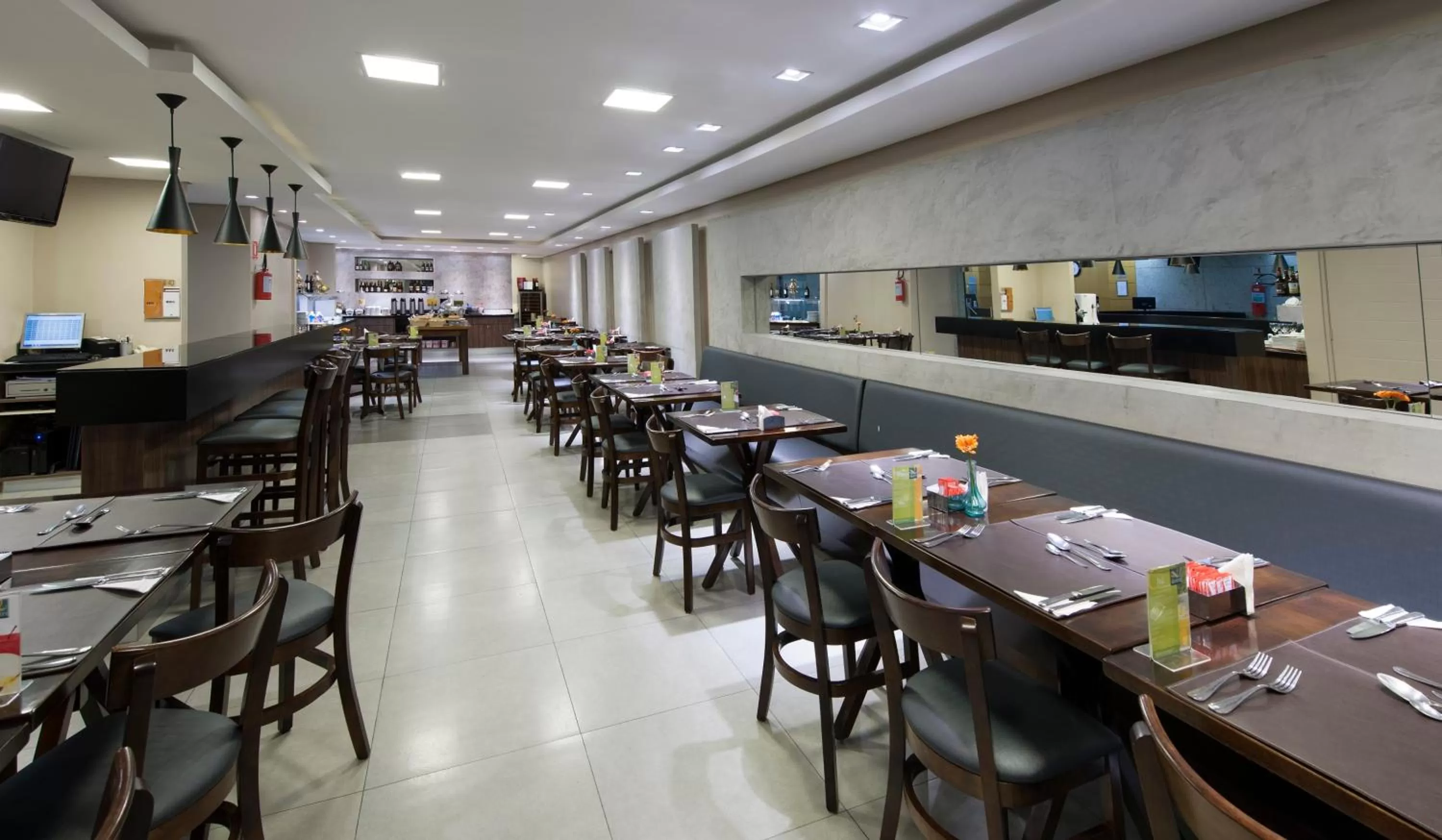 Restaurant/places to eat in Slaviero Porto Alegre Moinhos