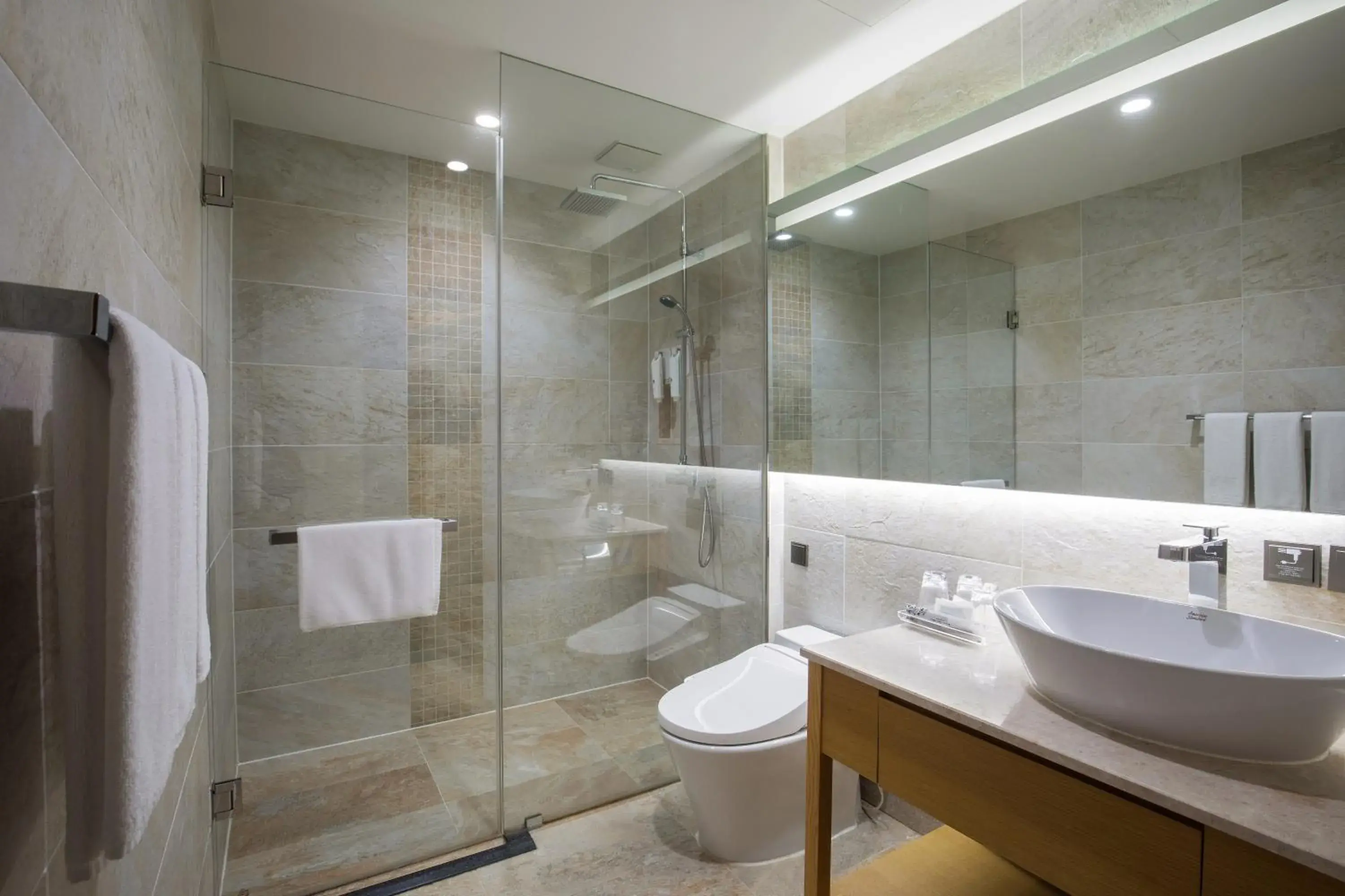 Bathroom in Sotetsu Hotels The Splaisir Seoul Dongdaemun