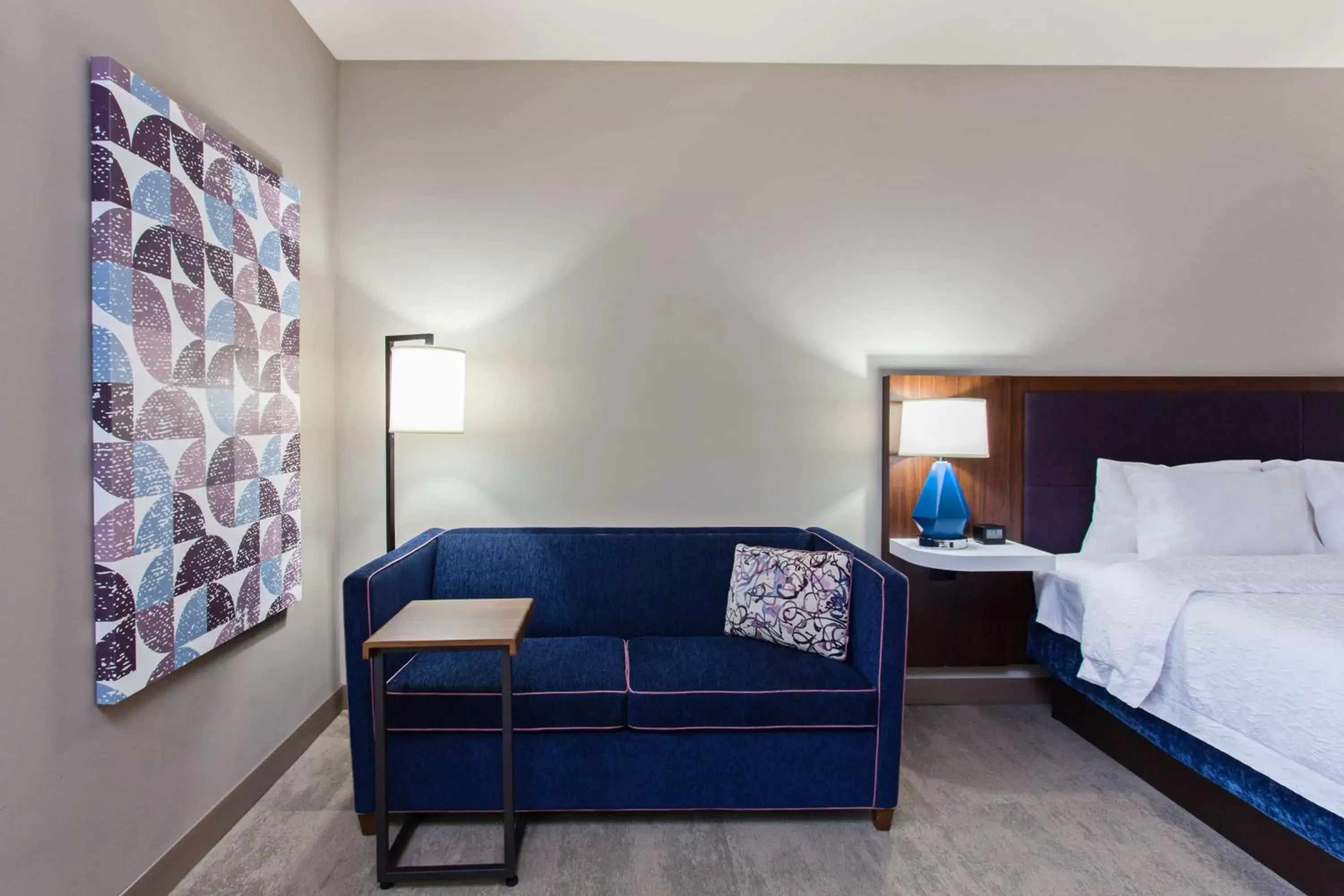 Living room, Bed in Hampton Inn & Suites Leavenworth Living room, Bed in Hampton Inn & Suites Leavenworth