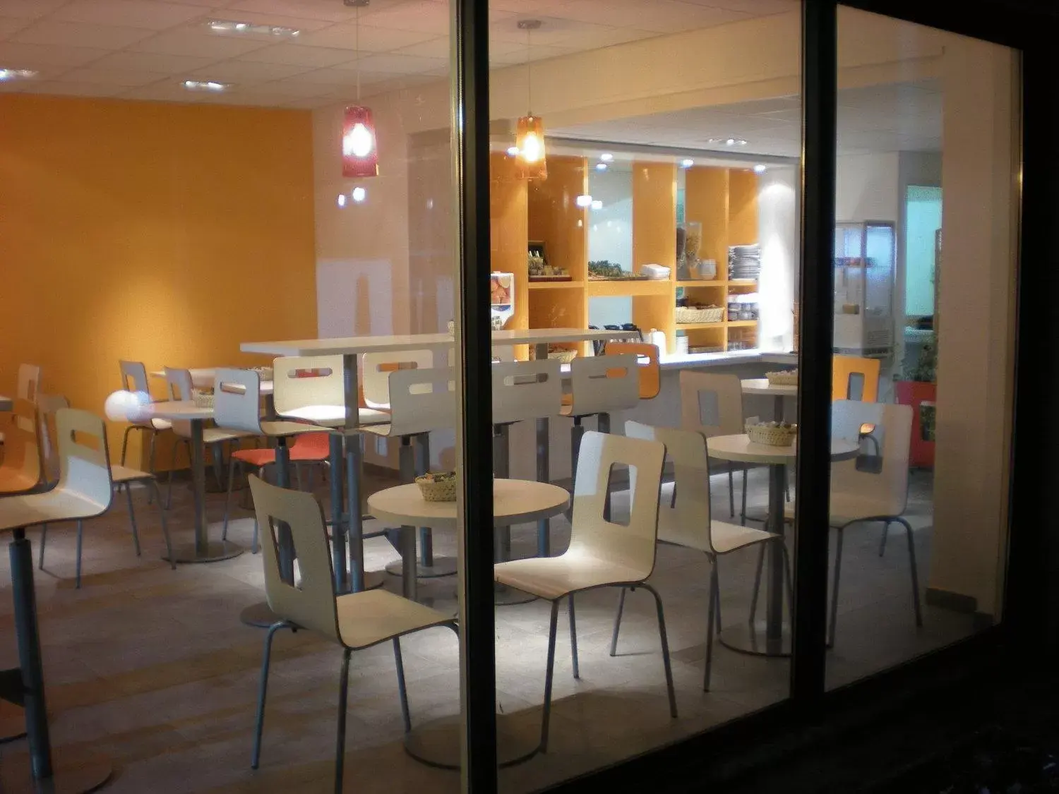 Restaurant/Places to Eat in Premiere Classe Toulouse Sud Labege