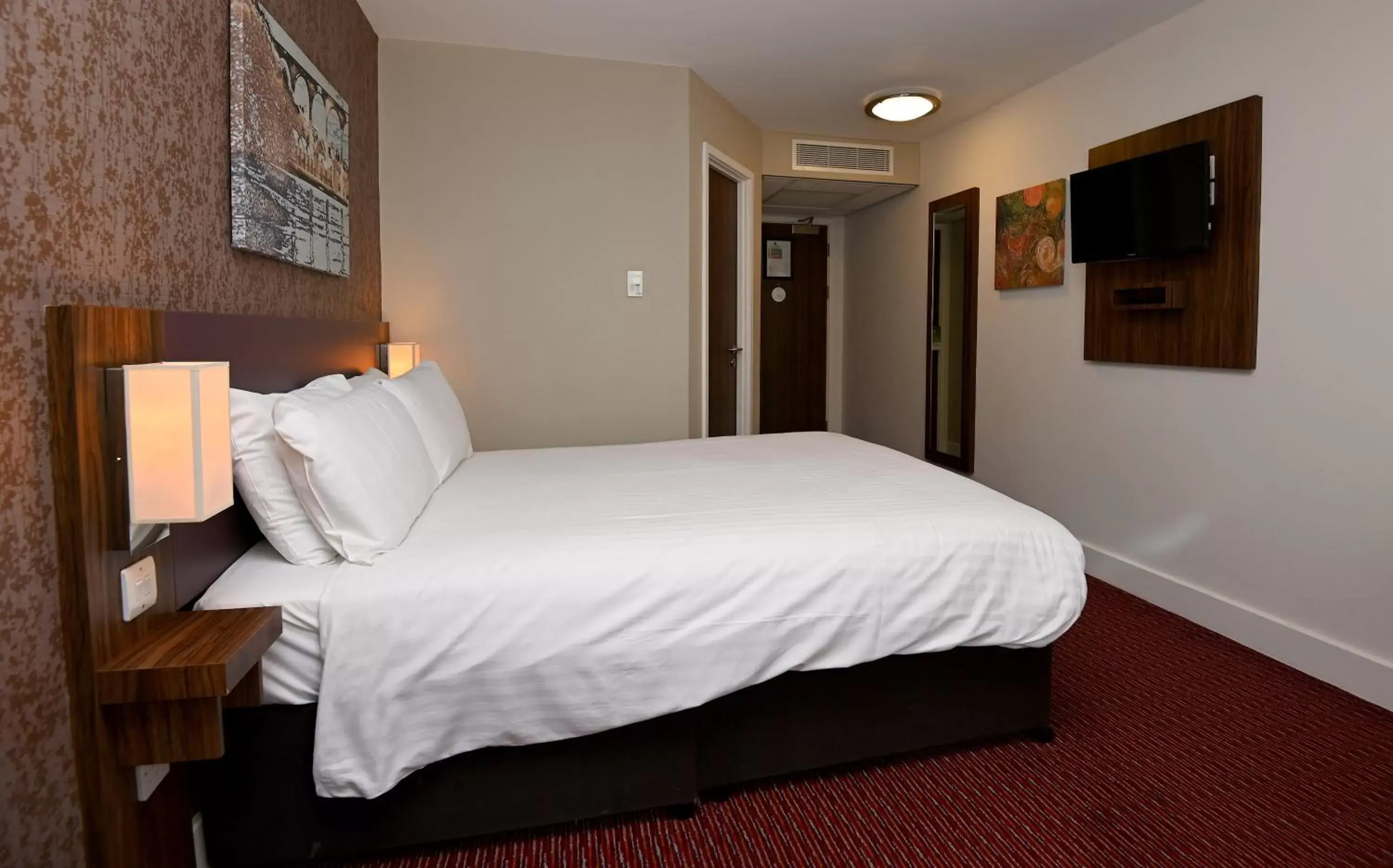 Bedroom, Bed in Penny Hedge, Whitby by Marston's Inns