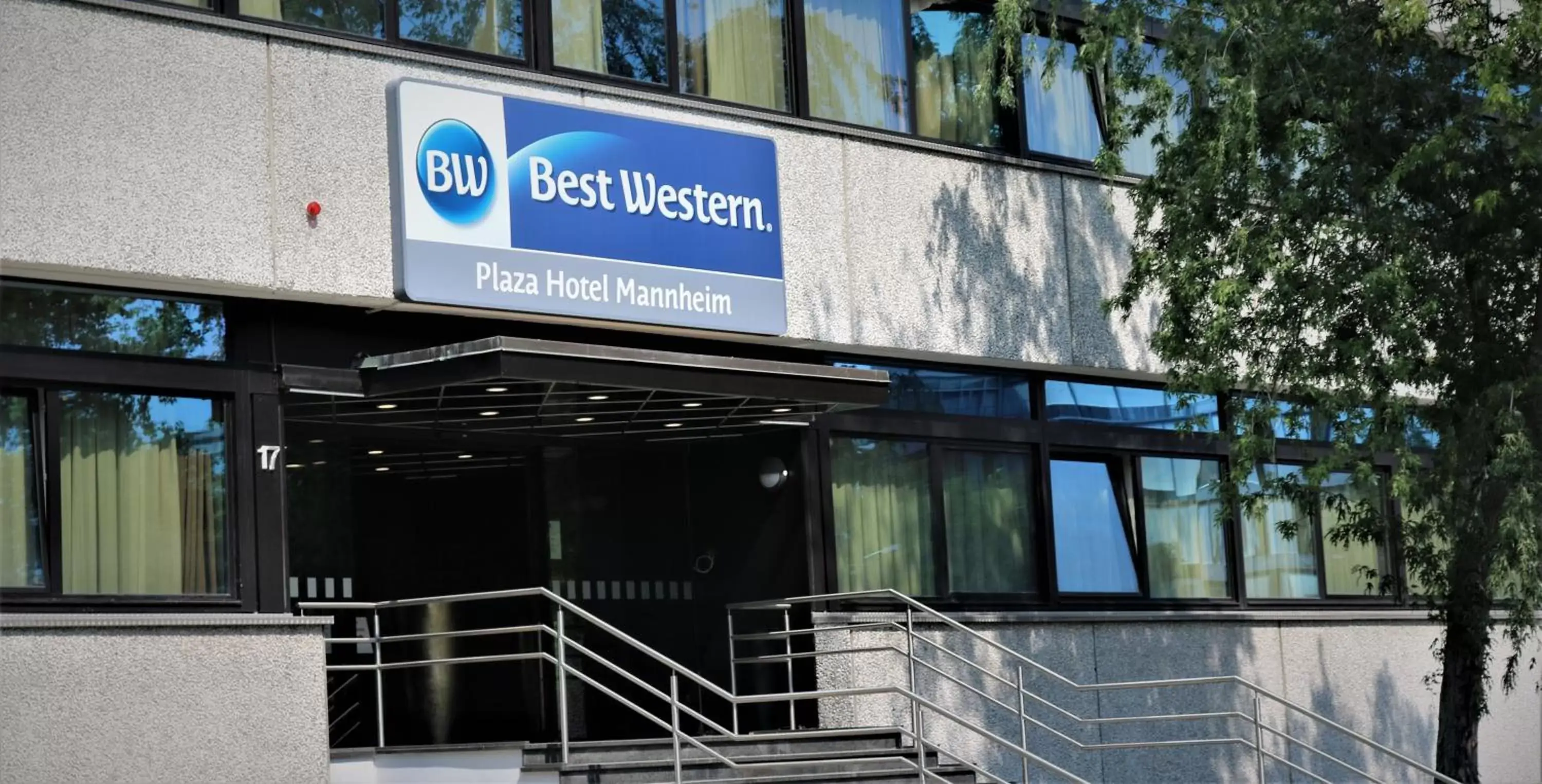 Facade/entrance in Best Western Plaza Hotel Mannheim