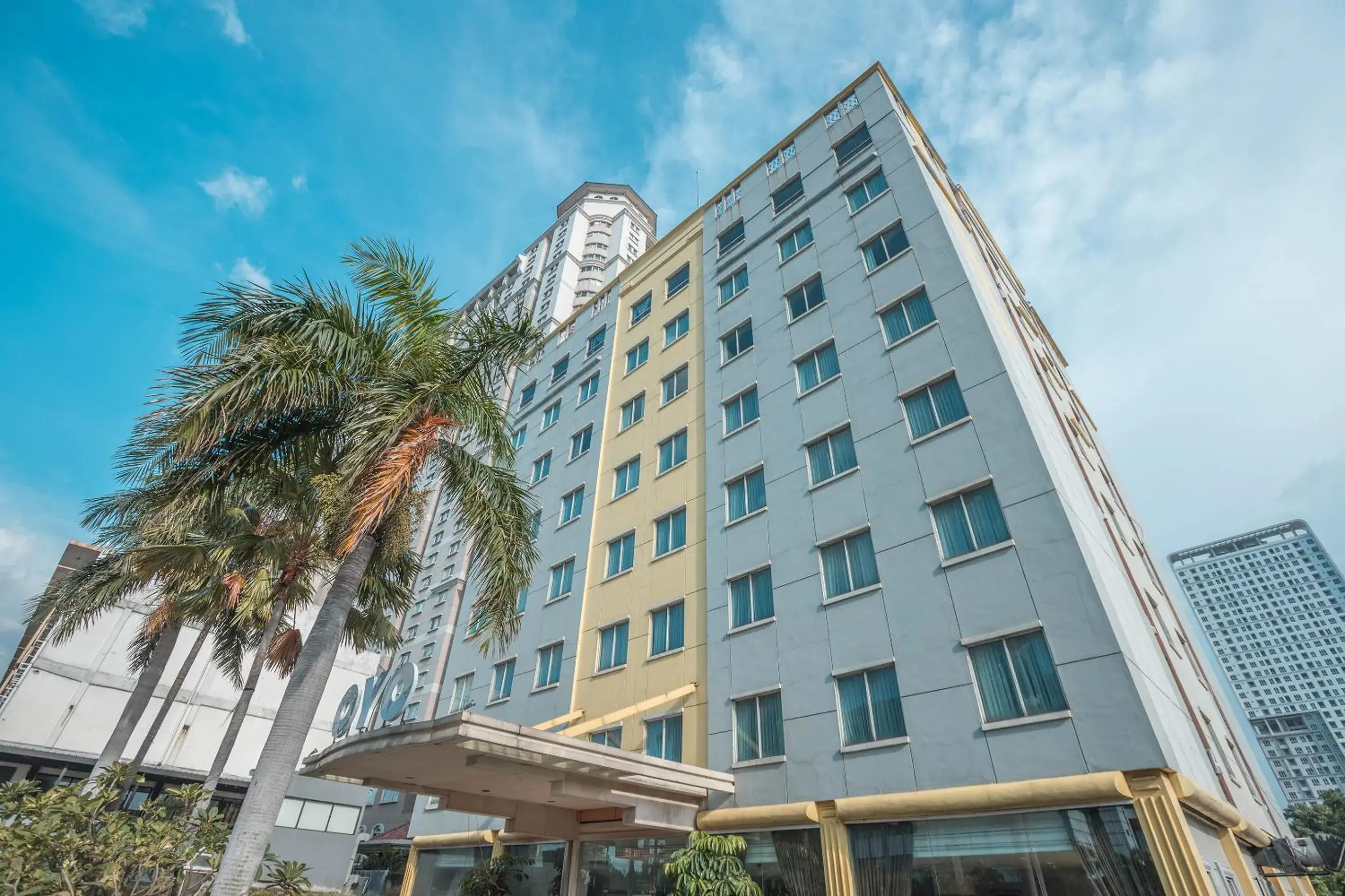 Property building in Hotel Bulevar Tanjung Duren Jakarta Property building in Hotel Bulevar Tanjung Duren Jakarta