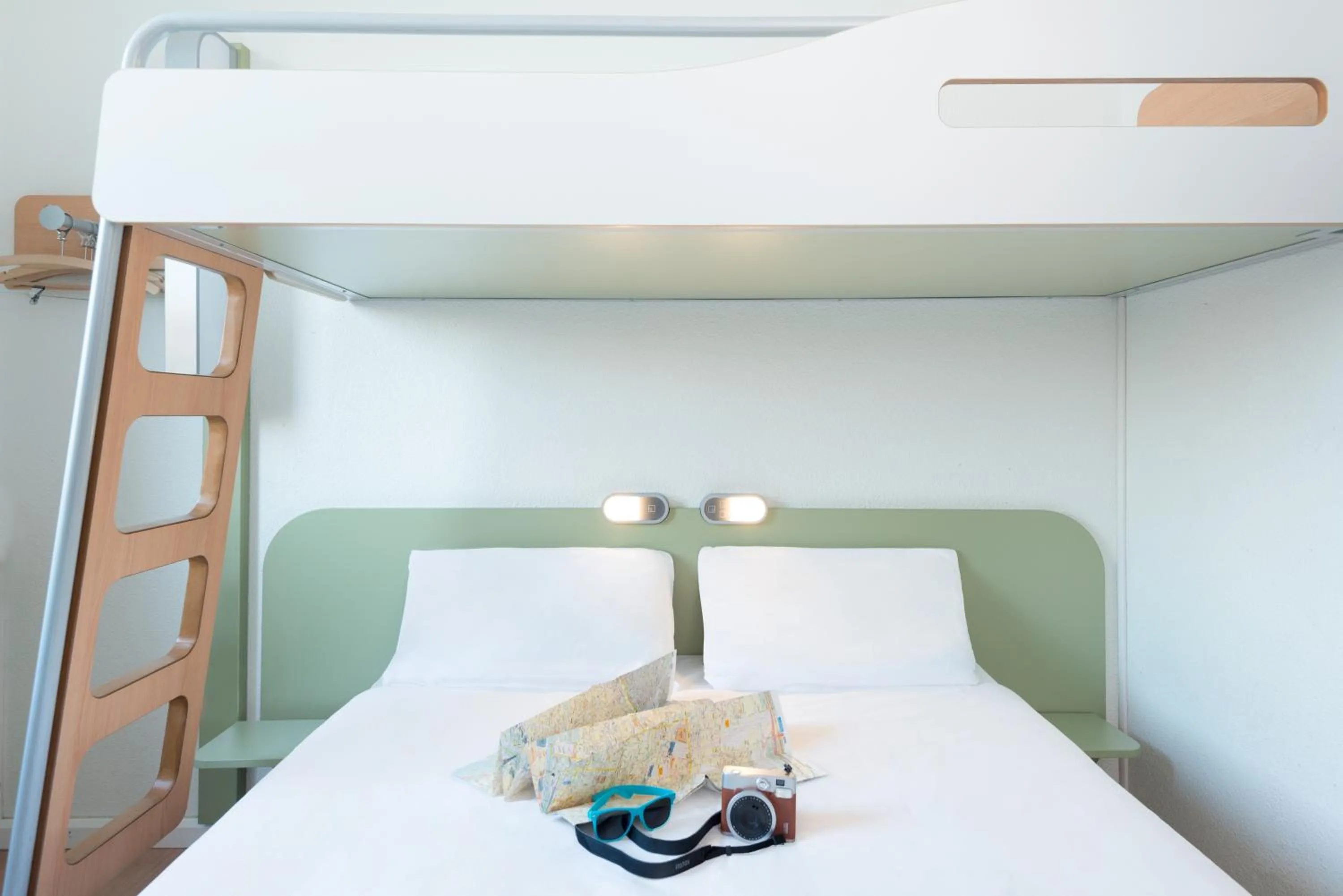 bunk bed, Bed in Ibis Budget Vélizy
