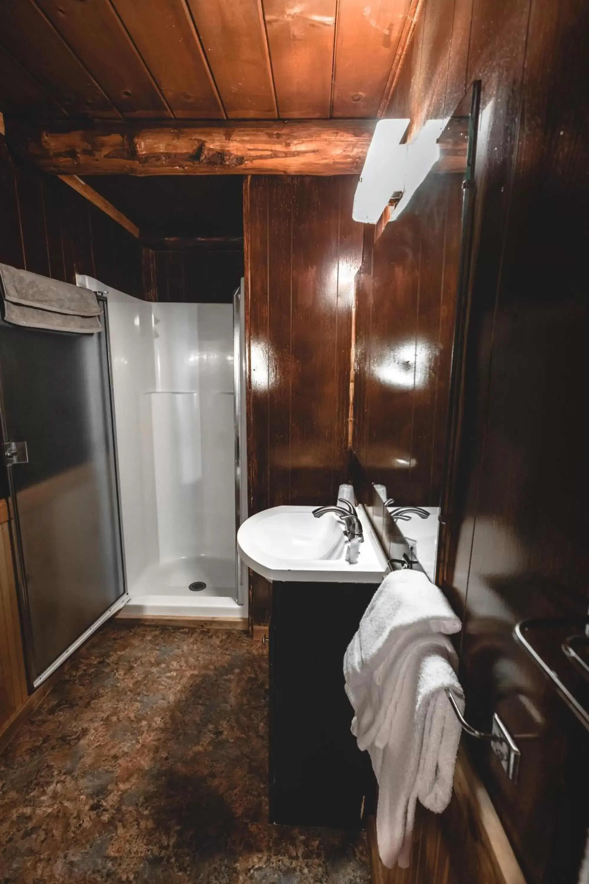 Bathroom in Gateway Inn & Cabins