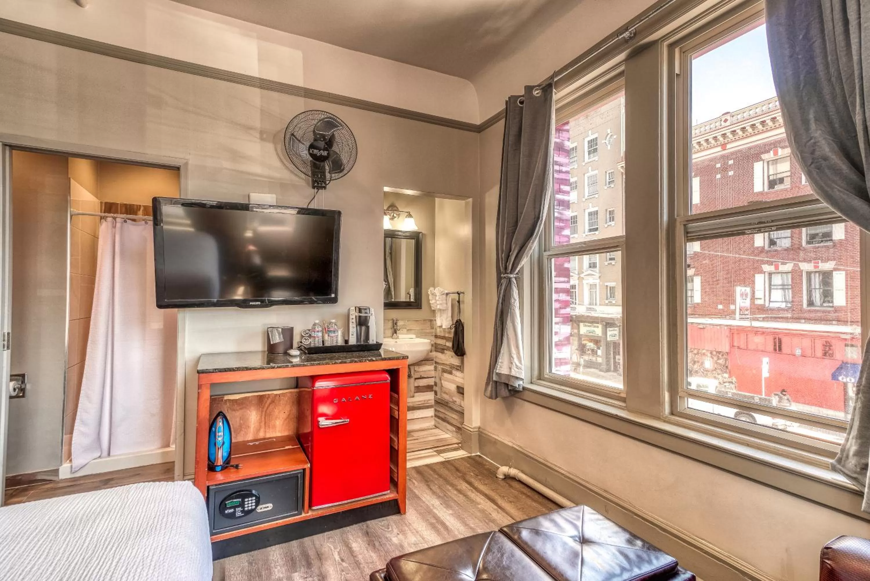 TV and multimedia in Ram's Hotel