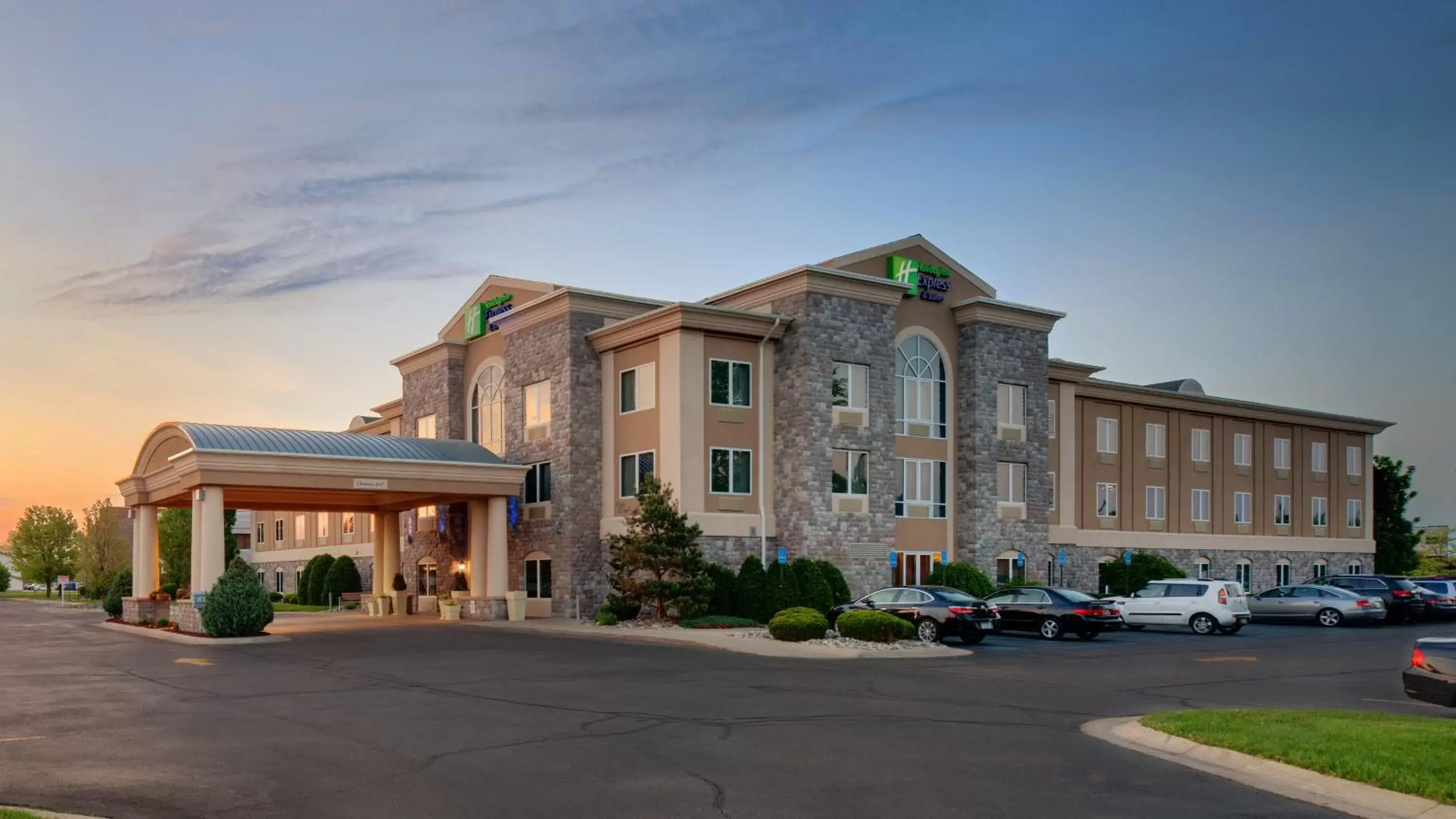 Property Building in Holiday Inn Express Hotel & Suites Saginaw, an IHG Hotel