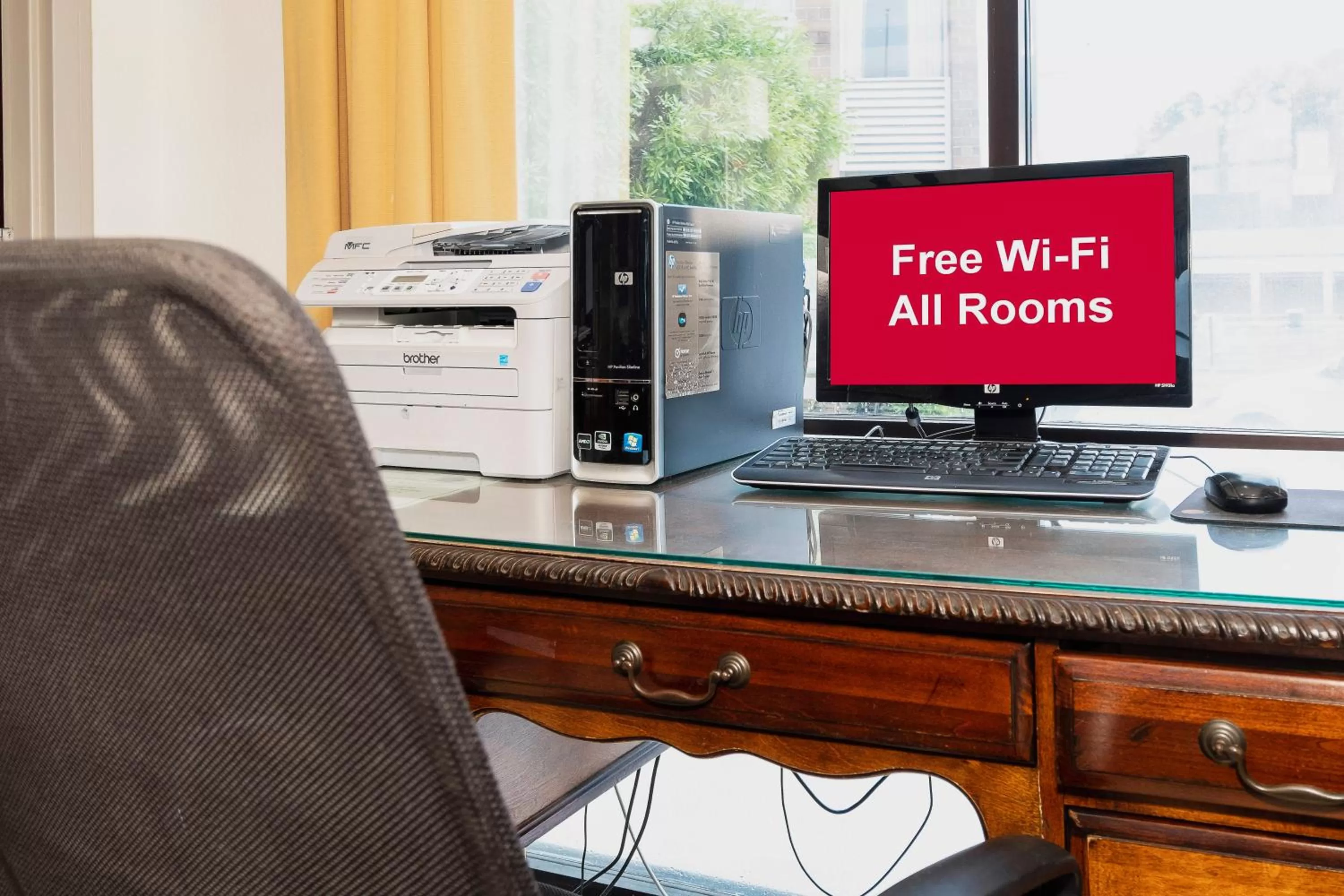 Business facilities in Red Roof Inn & Suites Macon