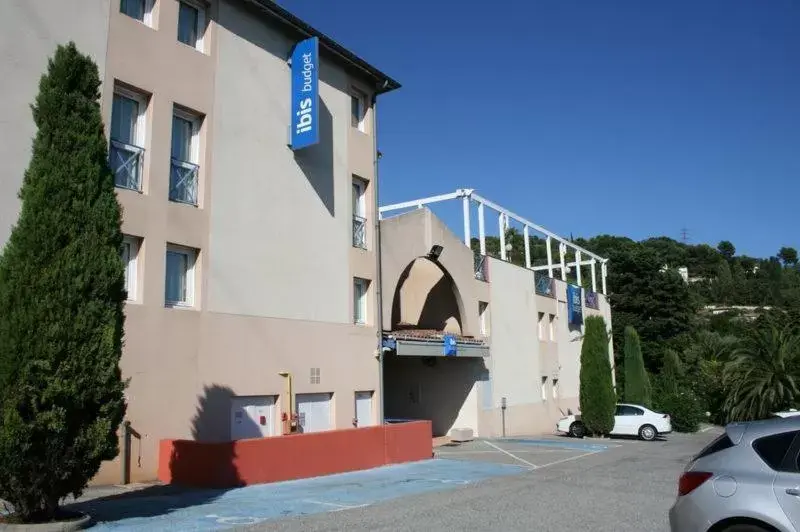 Property Building in ibis budget Cannes Mougins