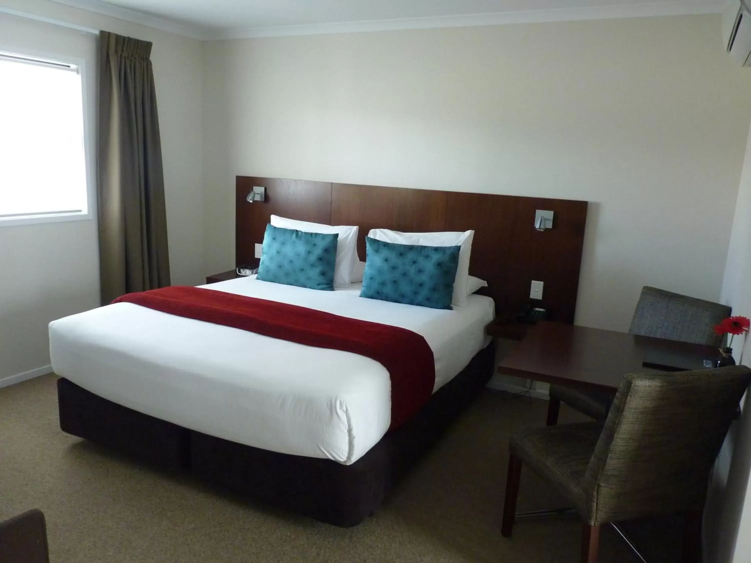 Executive One-Bedroom Apartment in Astra Motor Lodge