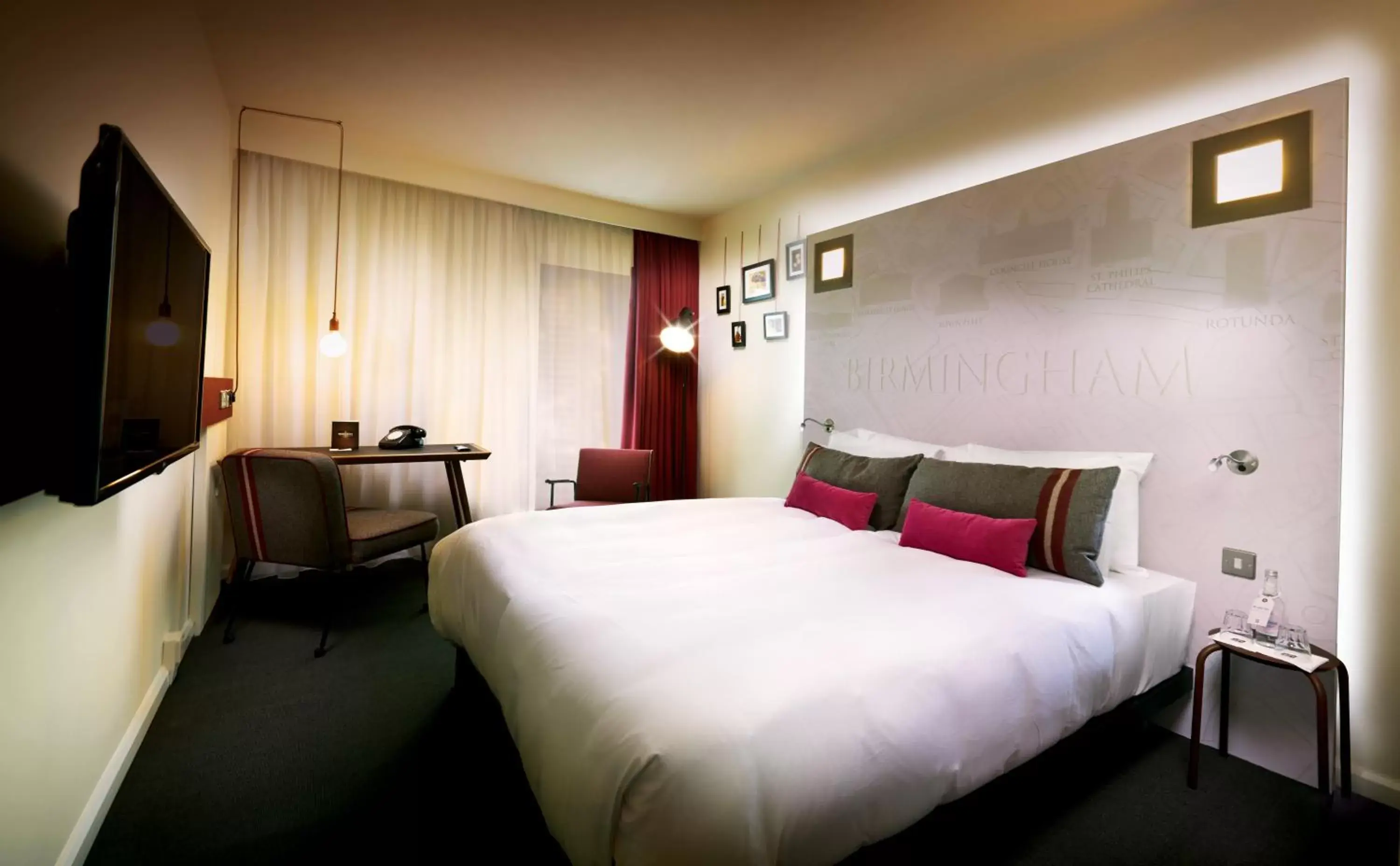 Bedroom, Bed in pentahotel Birmingham